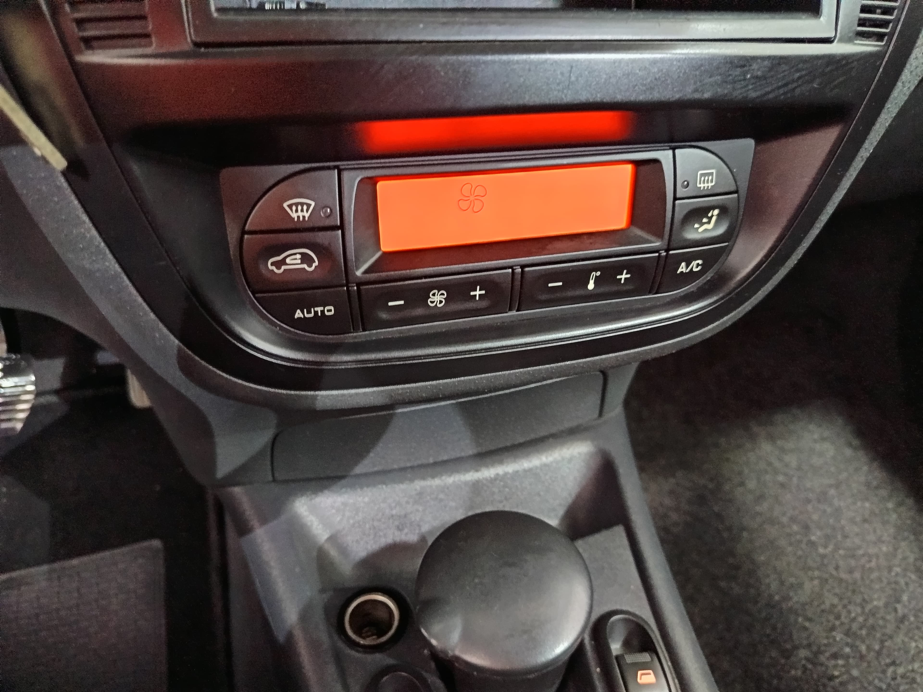 Citroën C2 · Ano 2009 — image 33