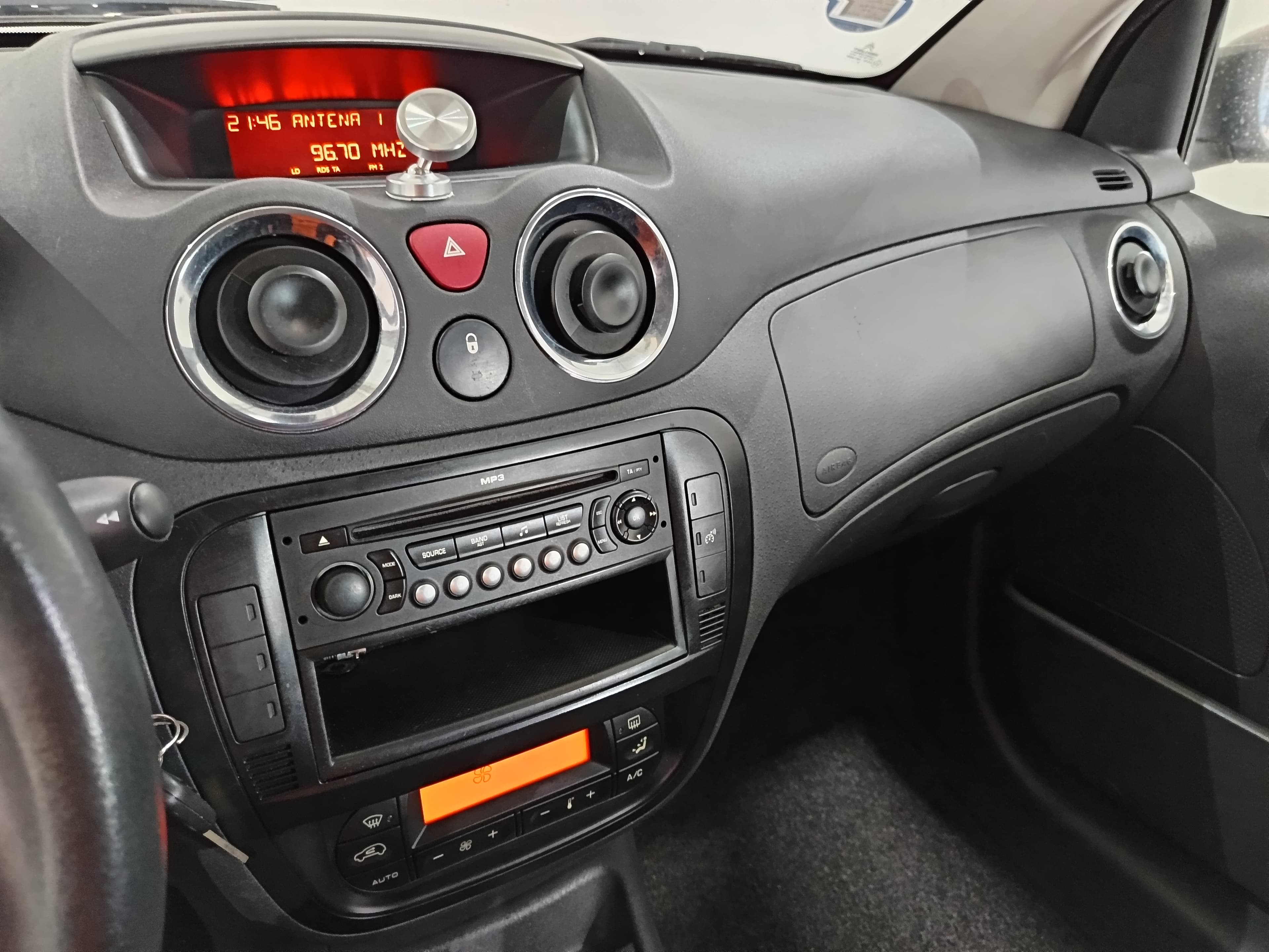 Citroën C2 · Ano 2009 — image 30