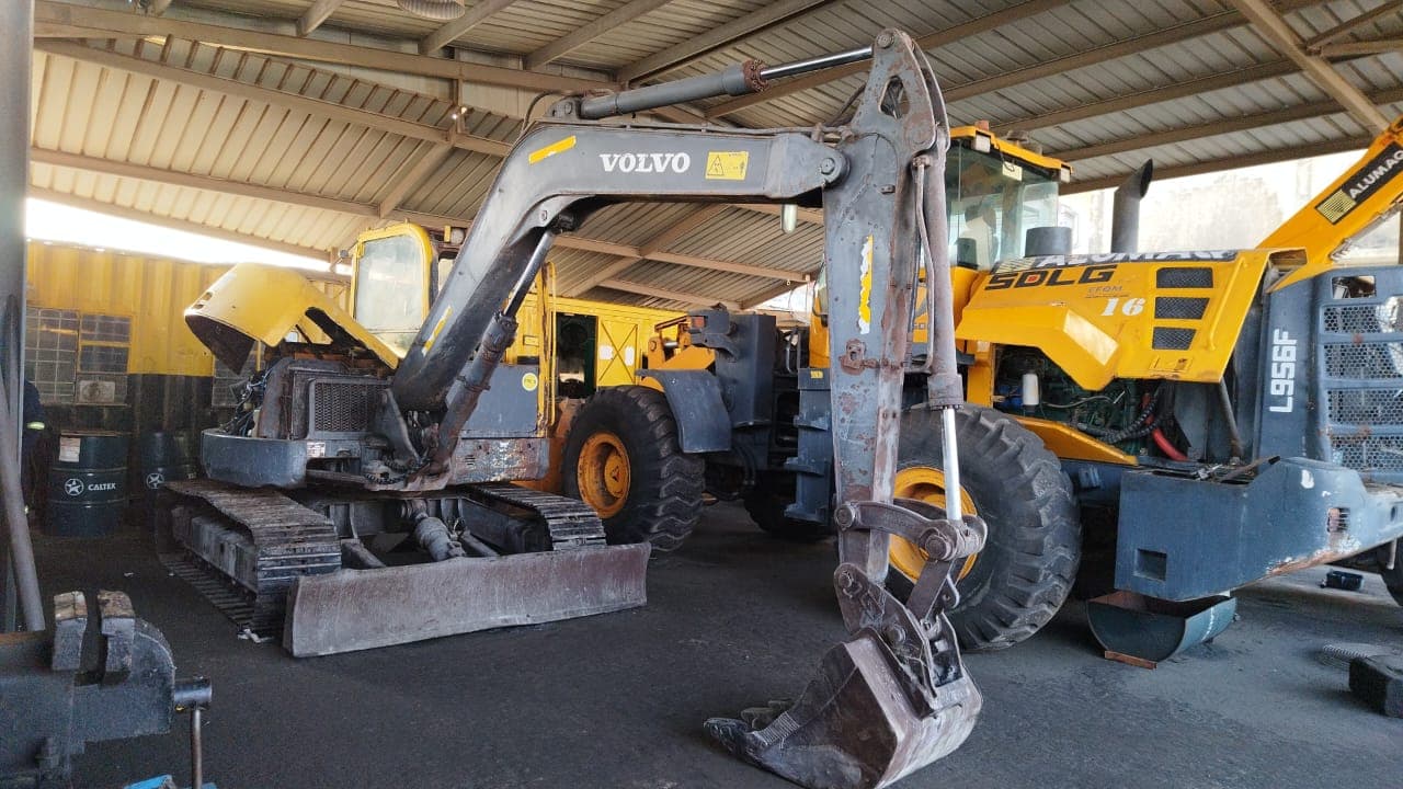 Escavadora VOLVO ECR88