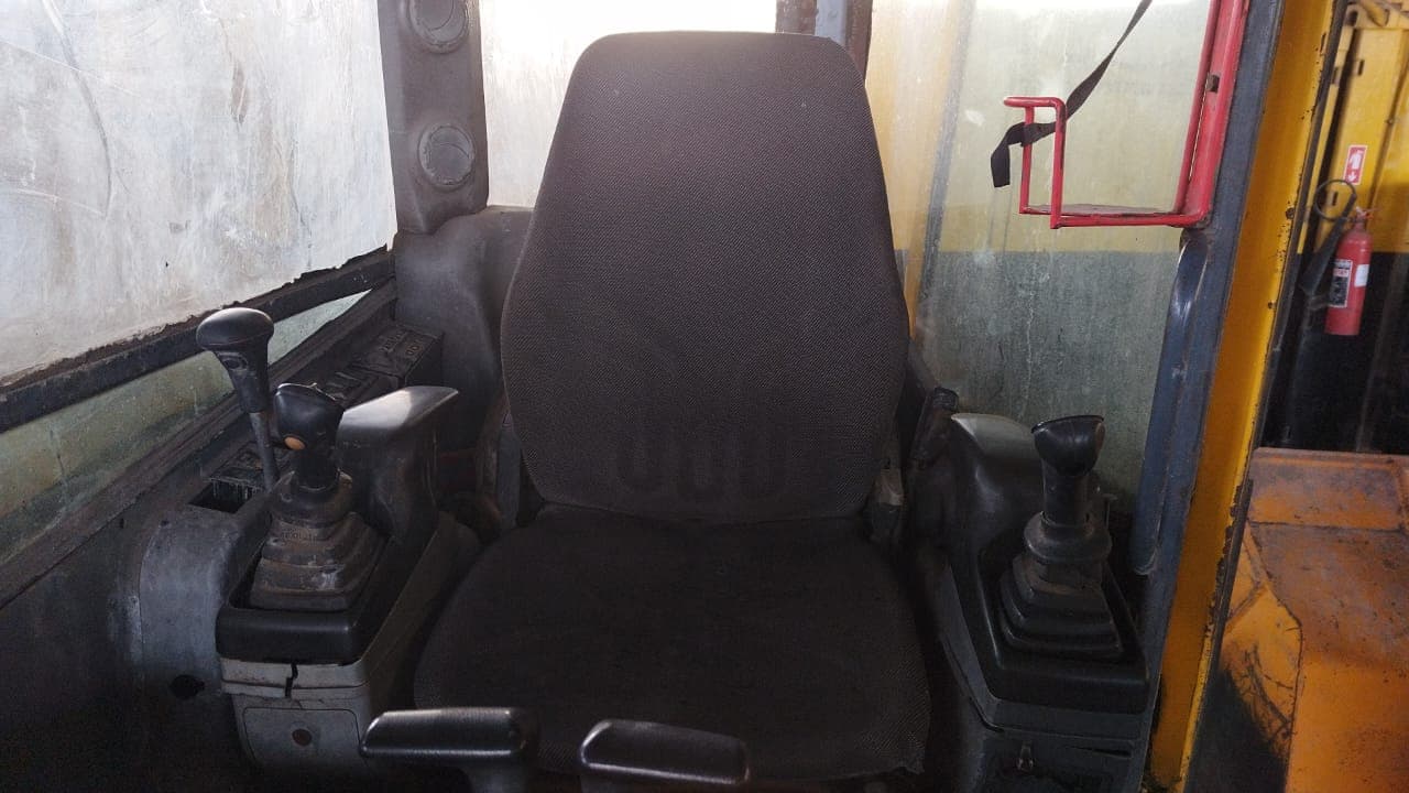 Escavadora VOLVO ECR88 — imagem 4