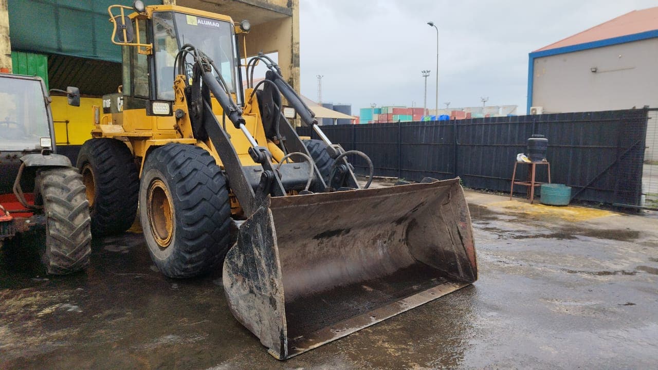 Pá escavadora CATERPILLAR T18F — imagem 9