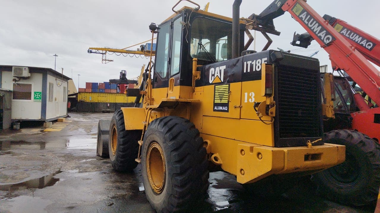 Pá escavadora CATERPILLAR T18F — imagem 8