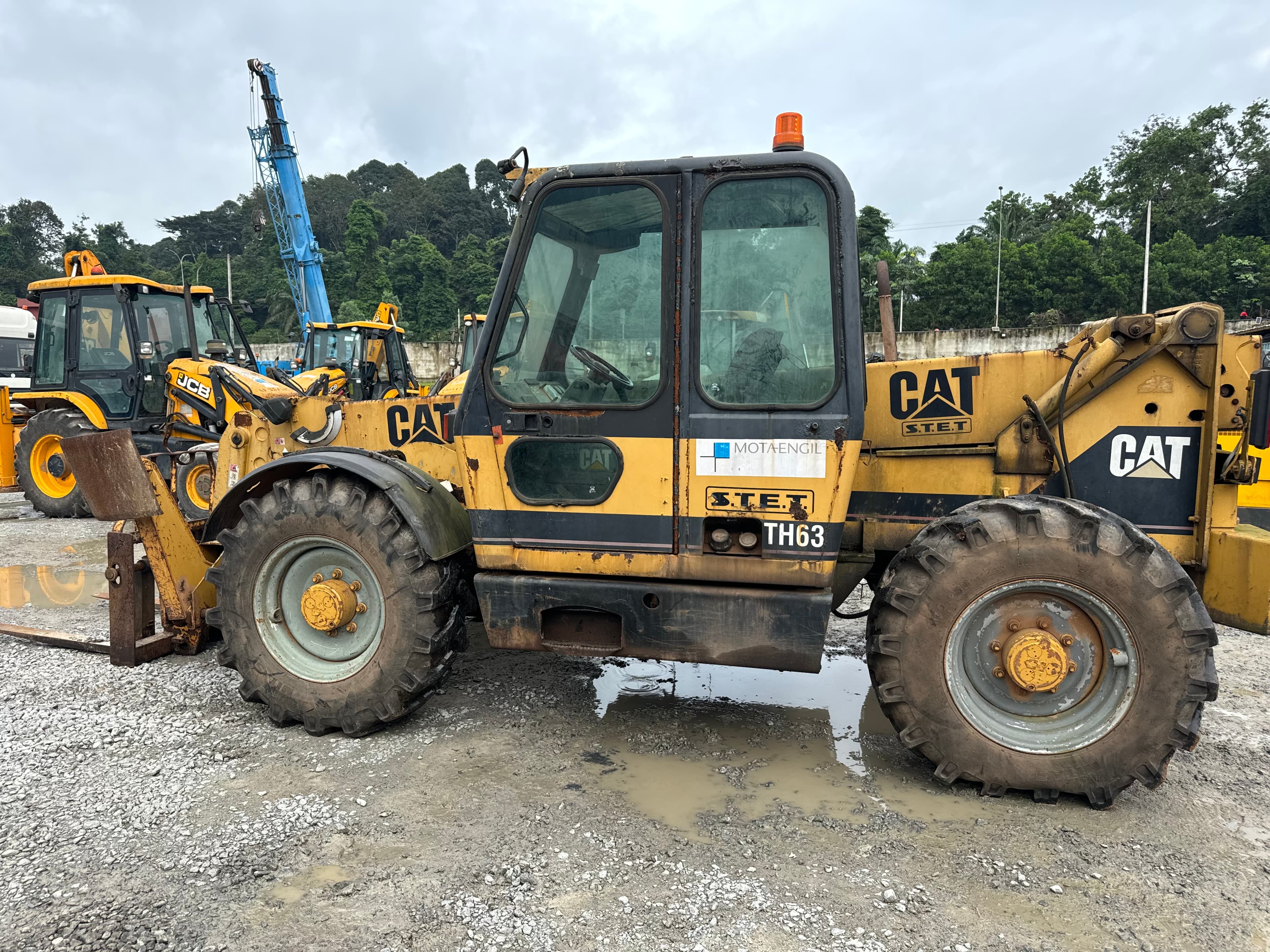 Télescopique multifonctions CATERPILLAR TH 63