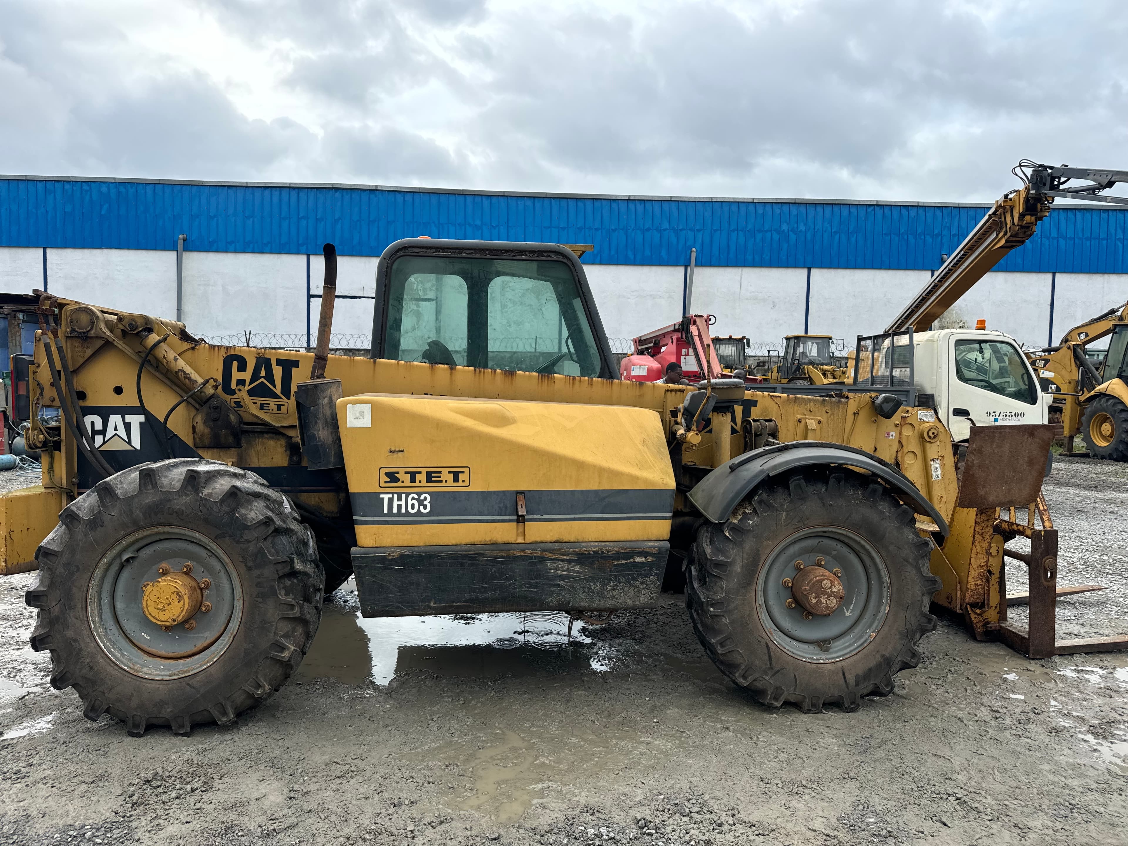 Télescopique multifonctions CATERPILLAR TH 63 — imagen 4