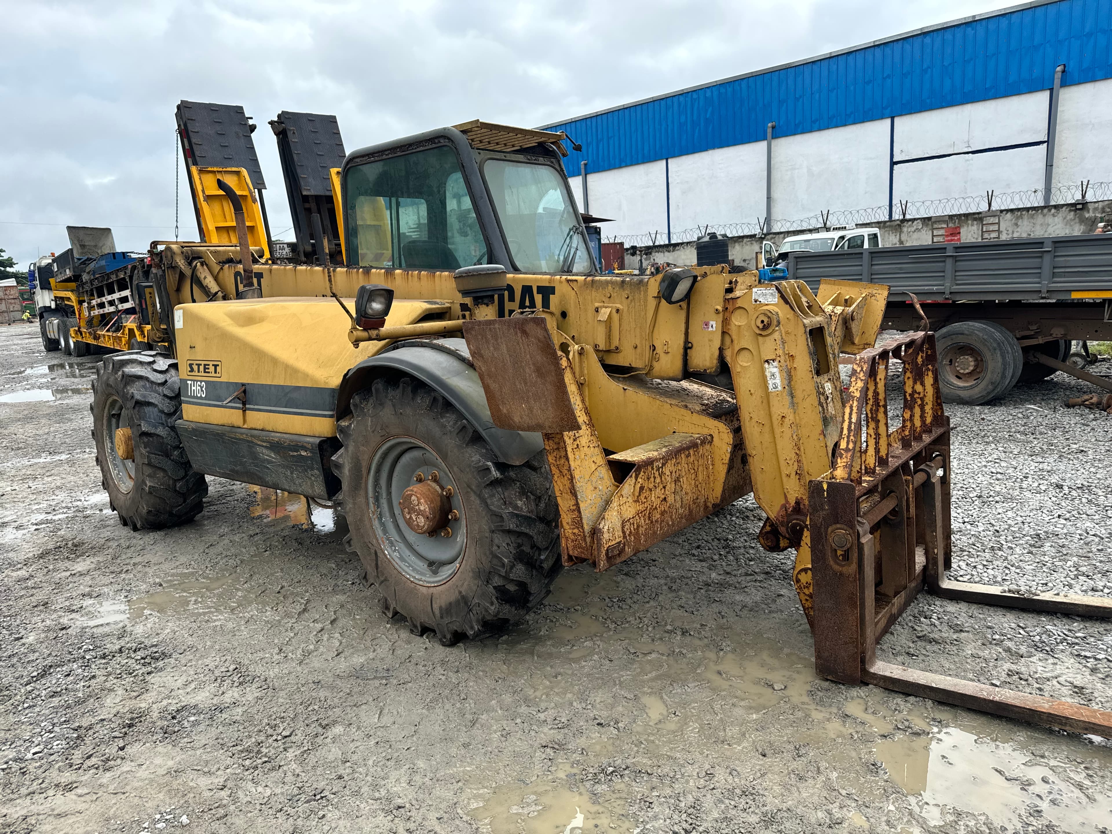 Télescopique multifonctions CATERPILLAR TH 63 — imagen 5