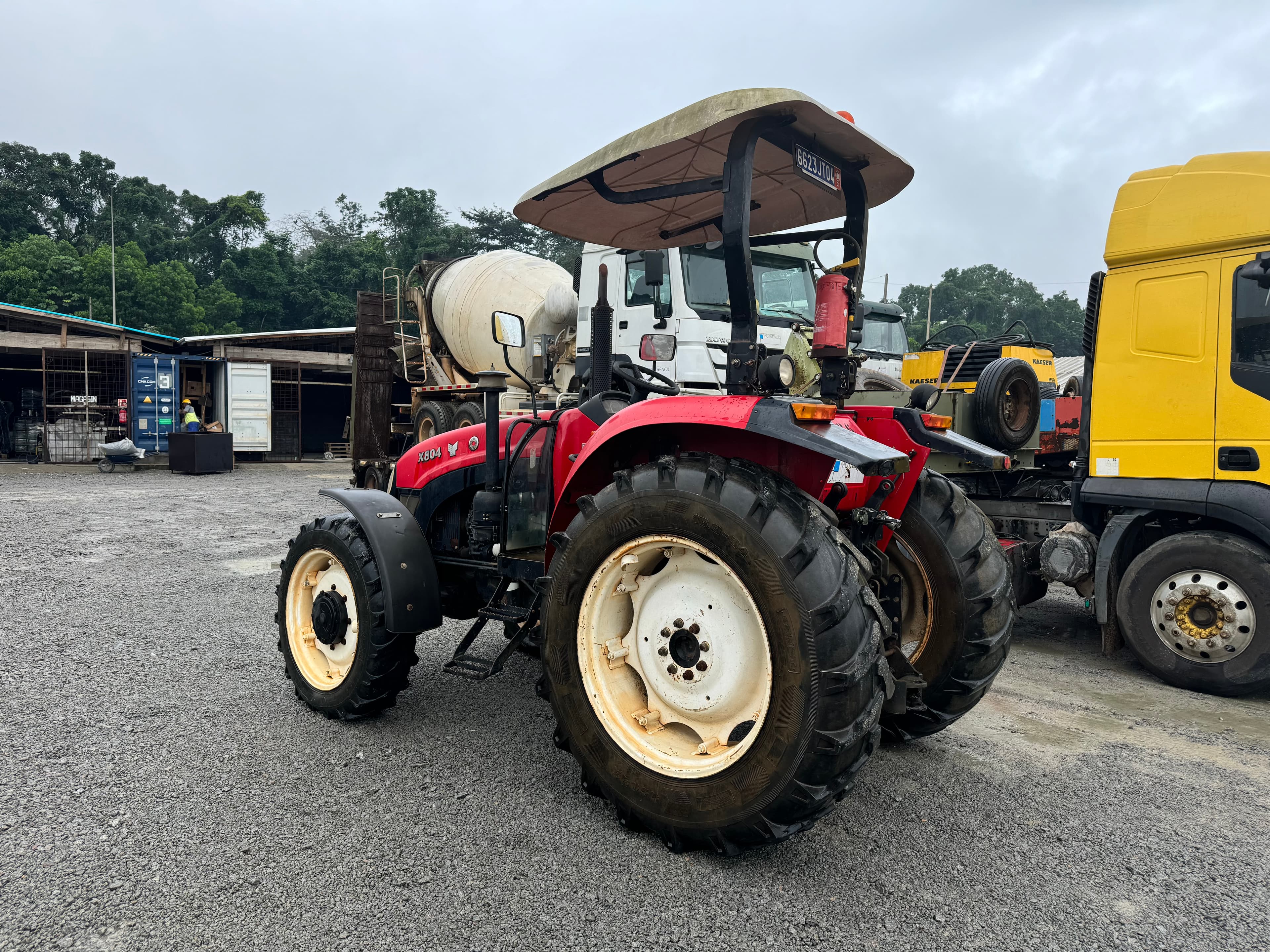 Tracteur agricole YTO X804 — image 4