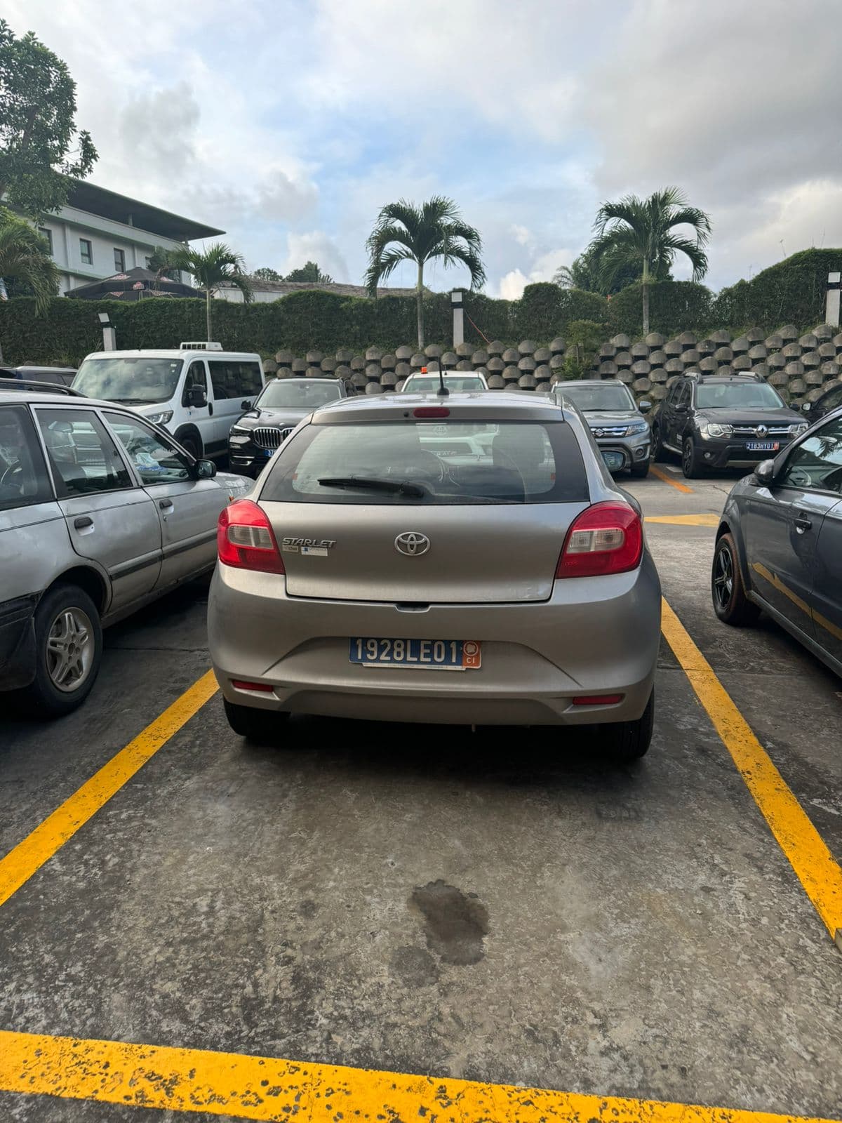 Véhicule léger TOYOTA STARLET — imagen 6