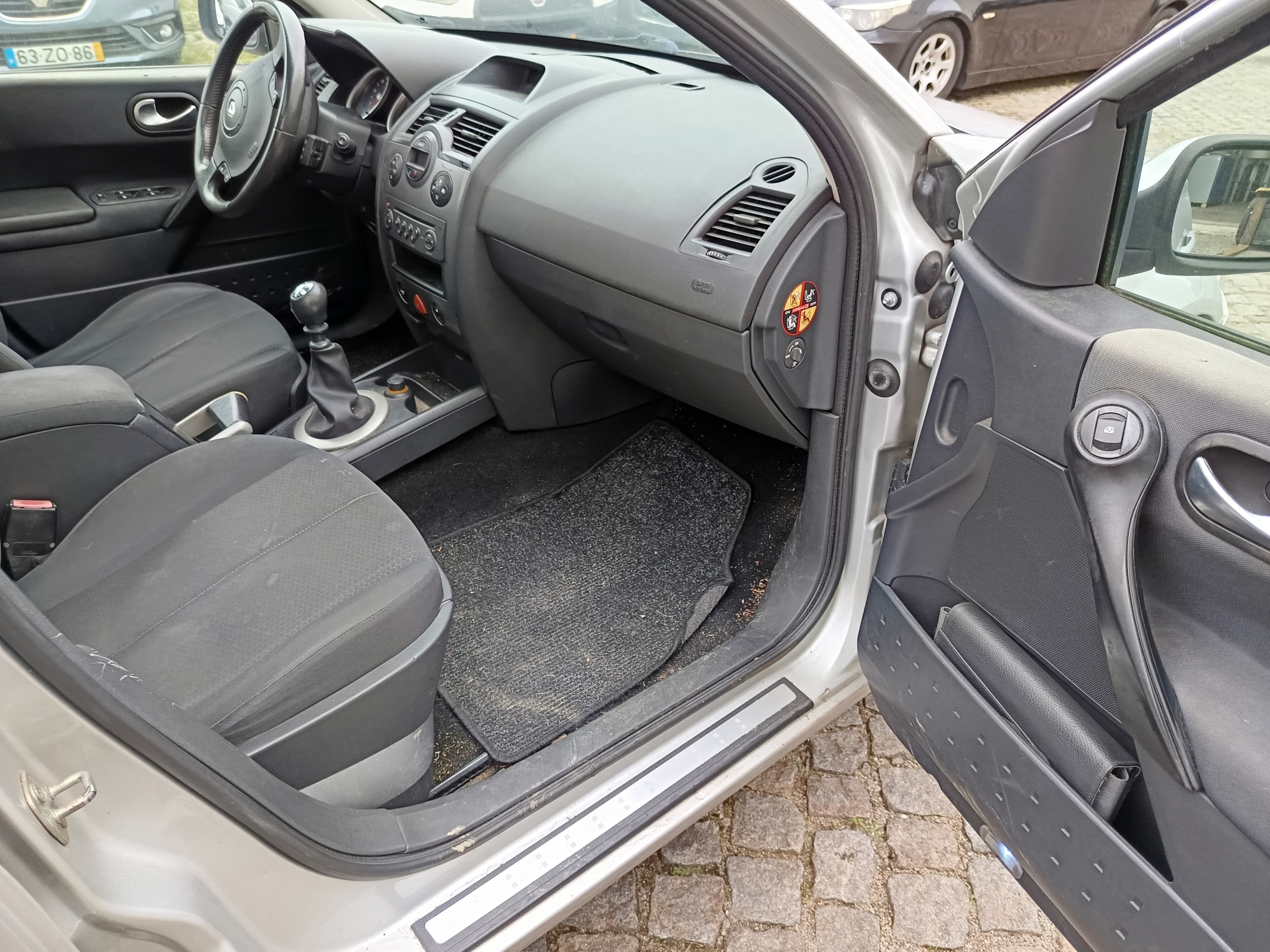Renault Mégane · Ano 2005 — imagem 23