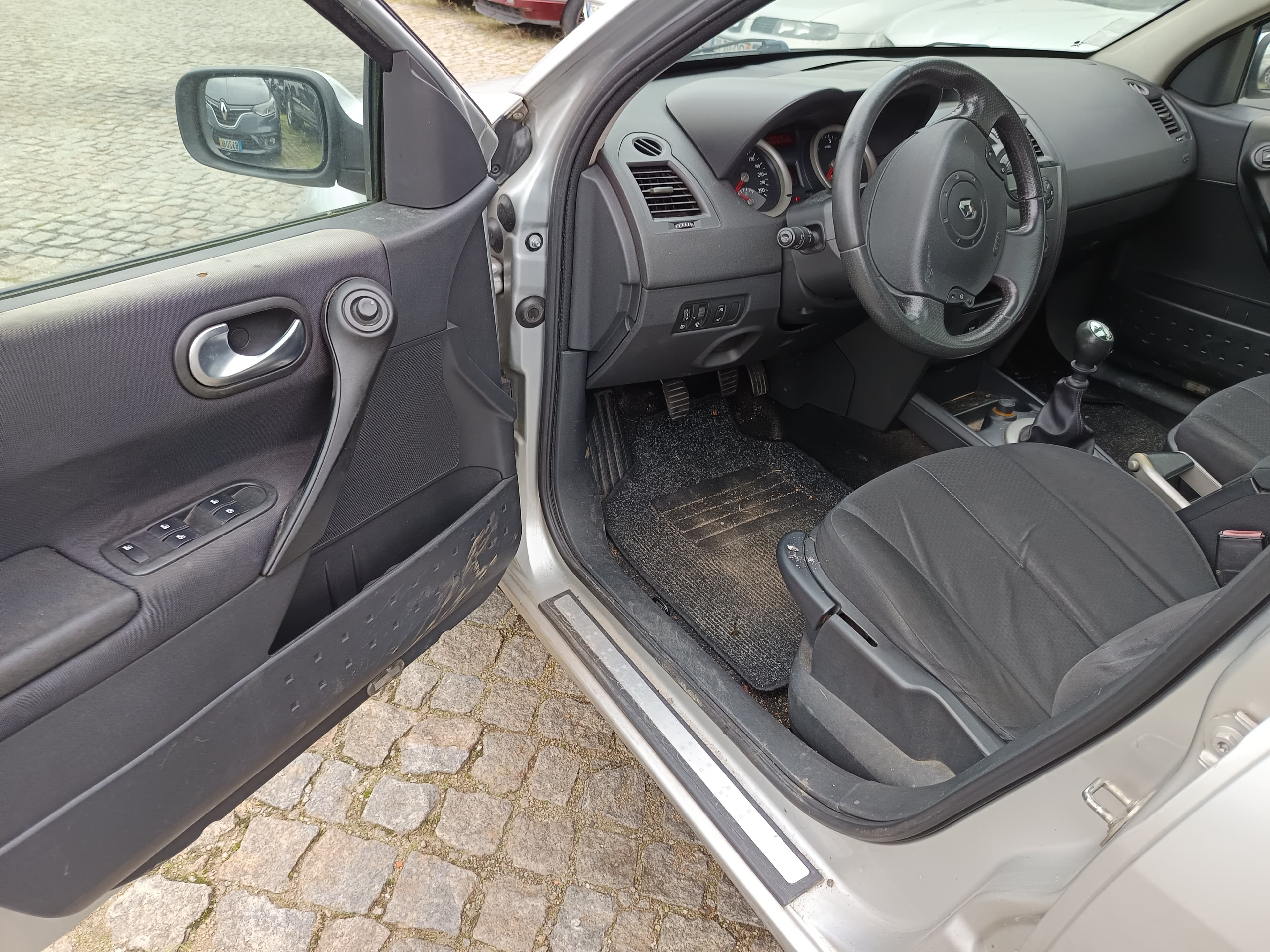 Renault Mégane · Ano 2005 — imagem 28