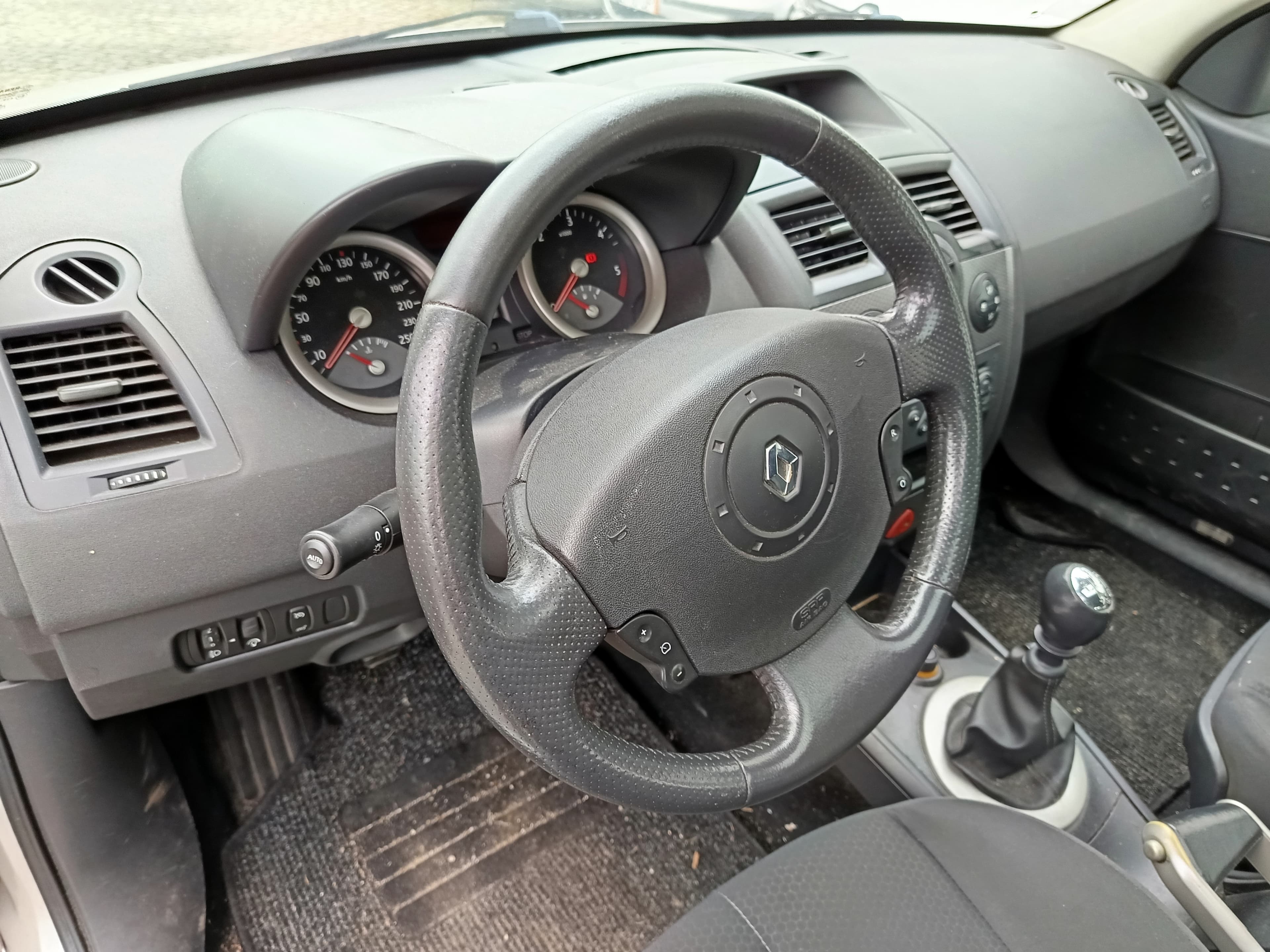 Renault Mégane · Ano 2005 — imagem 31