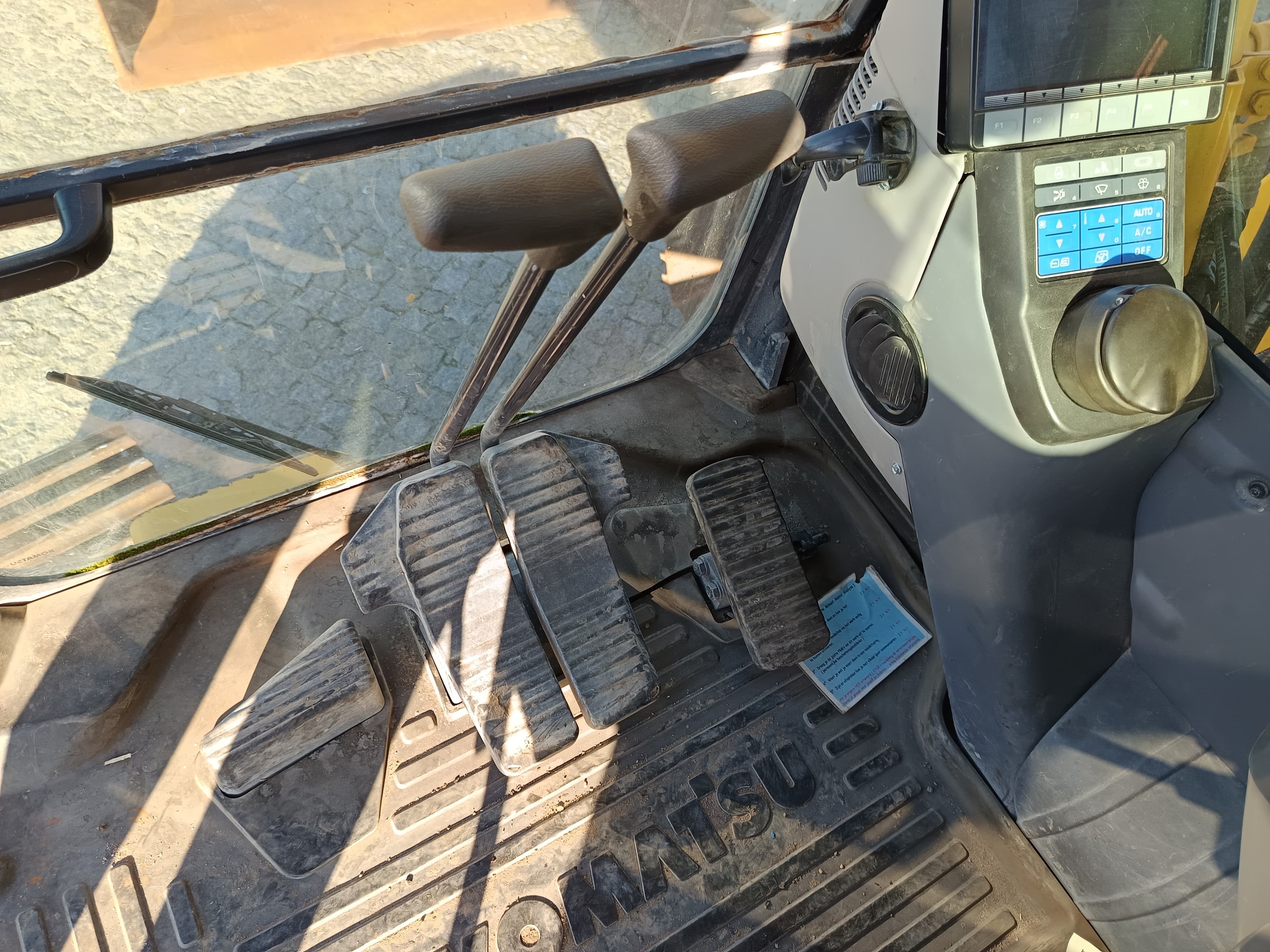 Giratória de Rastos Komatsu · Ano 2018 — imagem 12