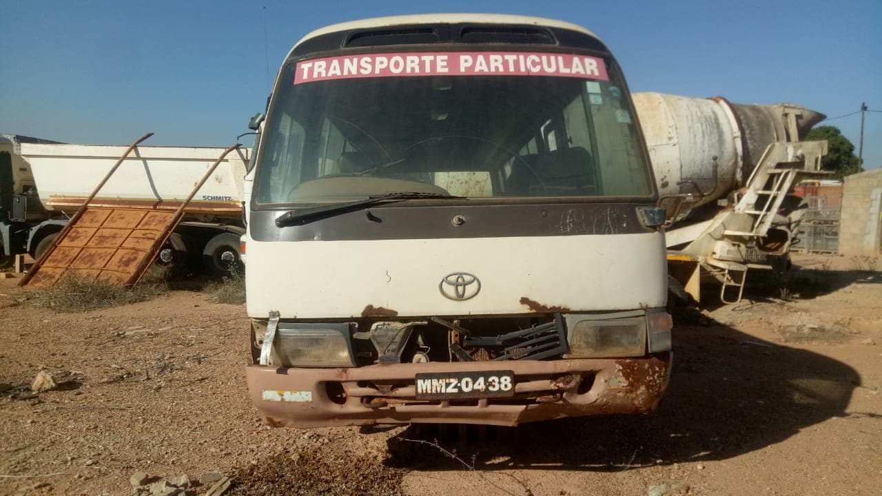 Toyota Coaster — imagem 4