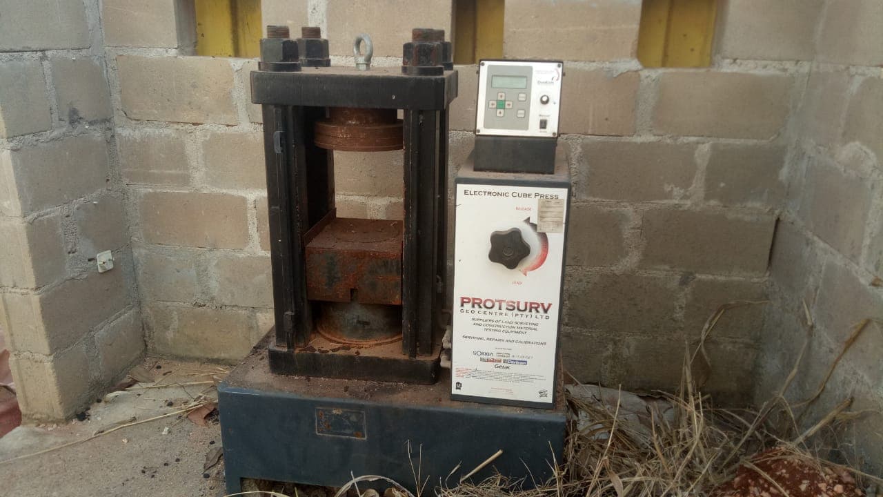 Máquina p/ prensar cubos — image 5
