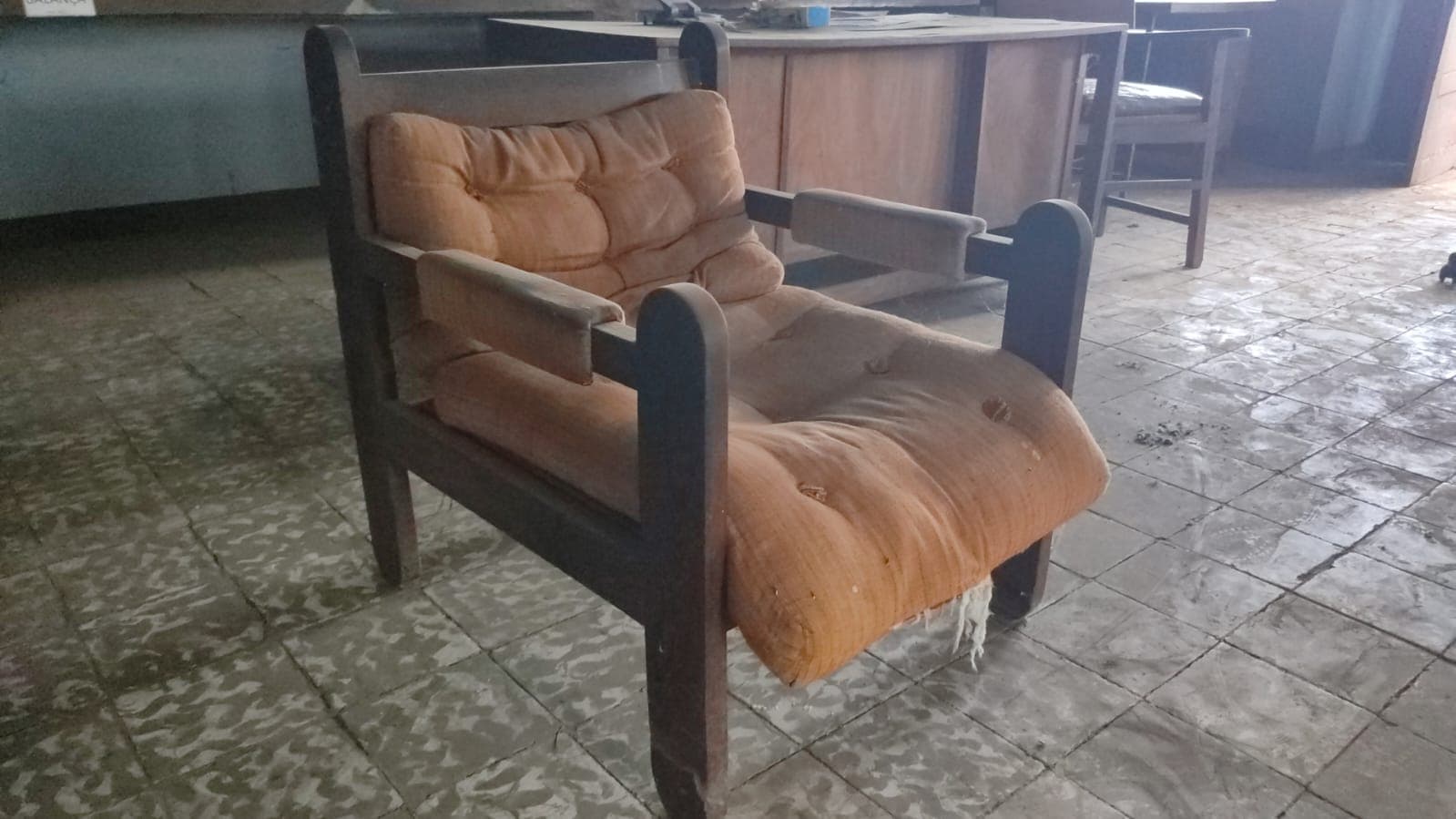 Cadeira de madeira — imagem 2