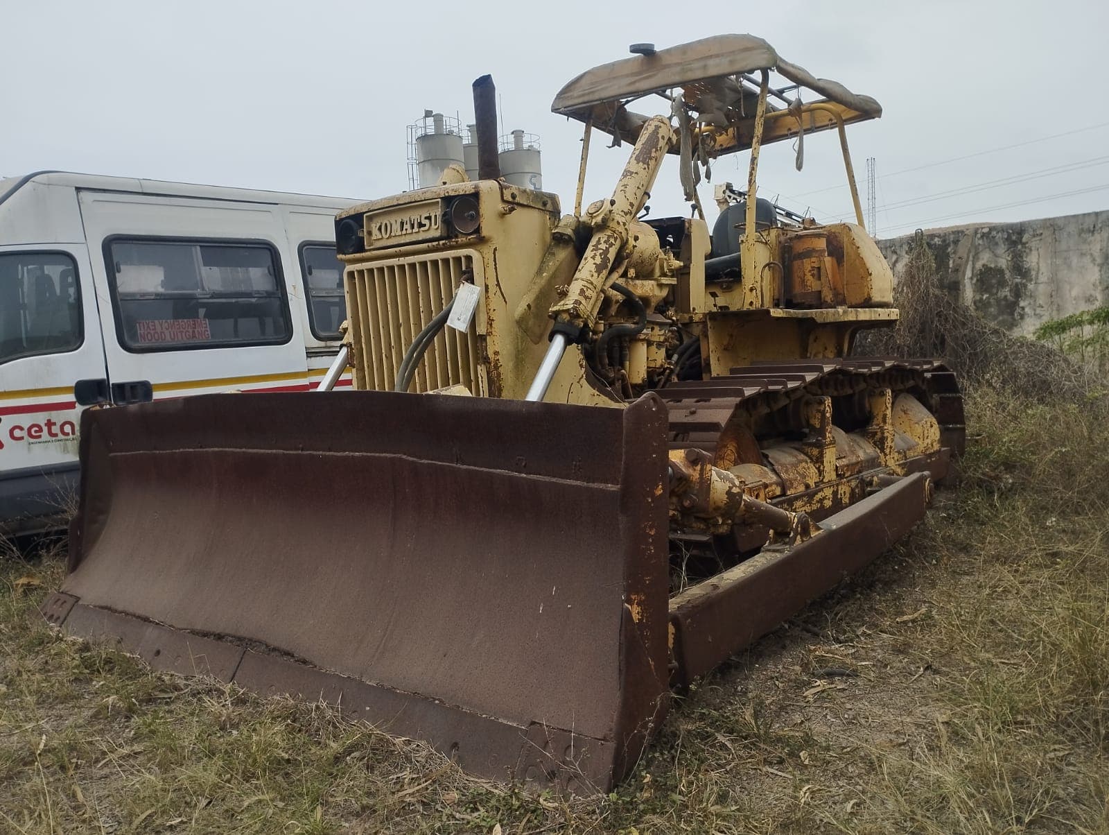 Bulldozer  - Komatsu/D65A-6 — image 2