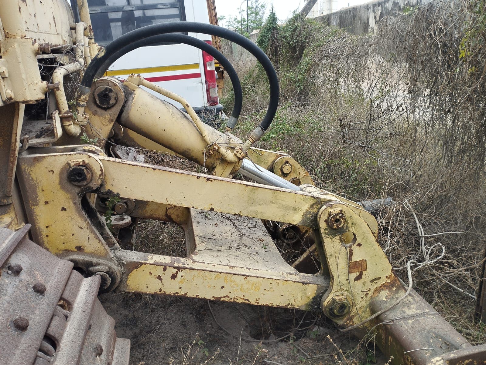 Bulldozer  - Komatsu/D65A-6 — image 7