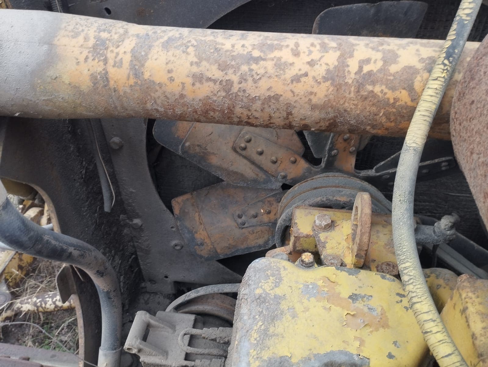 Bulldozer  - Komatsu/D65A-6 — image 15