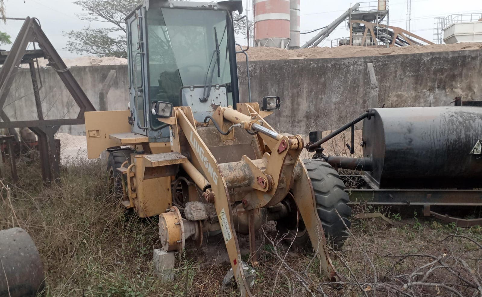 Retroescavadeira - Liugoneng/CLG816C — image 3