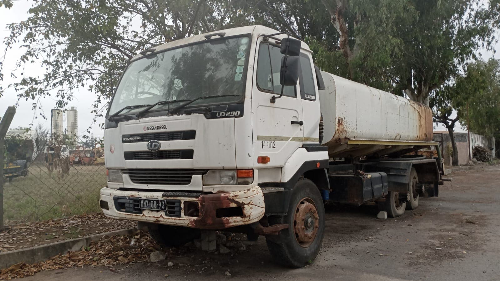 Nissan/UD290 — imagem 1