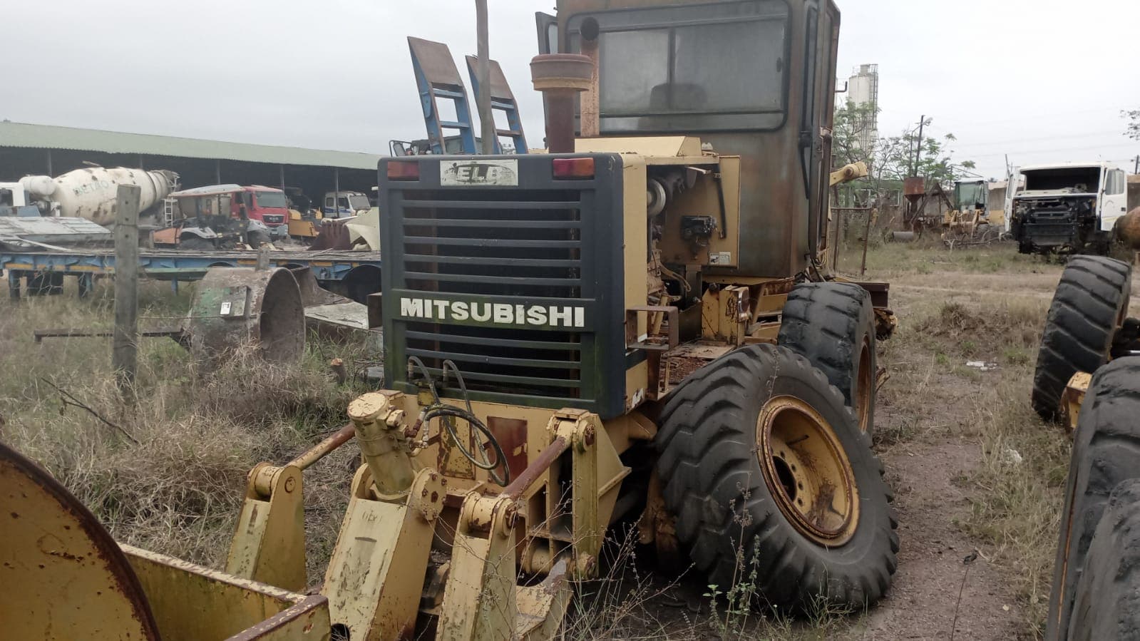 Niveladora - Mitsubishi/MG 530 — image 2