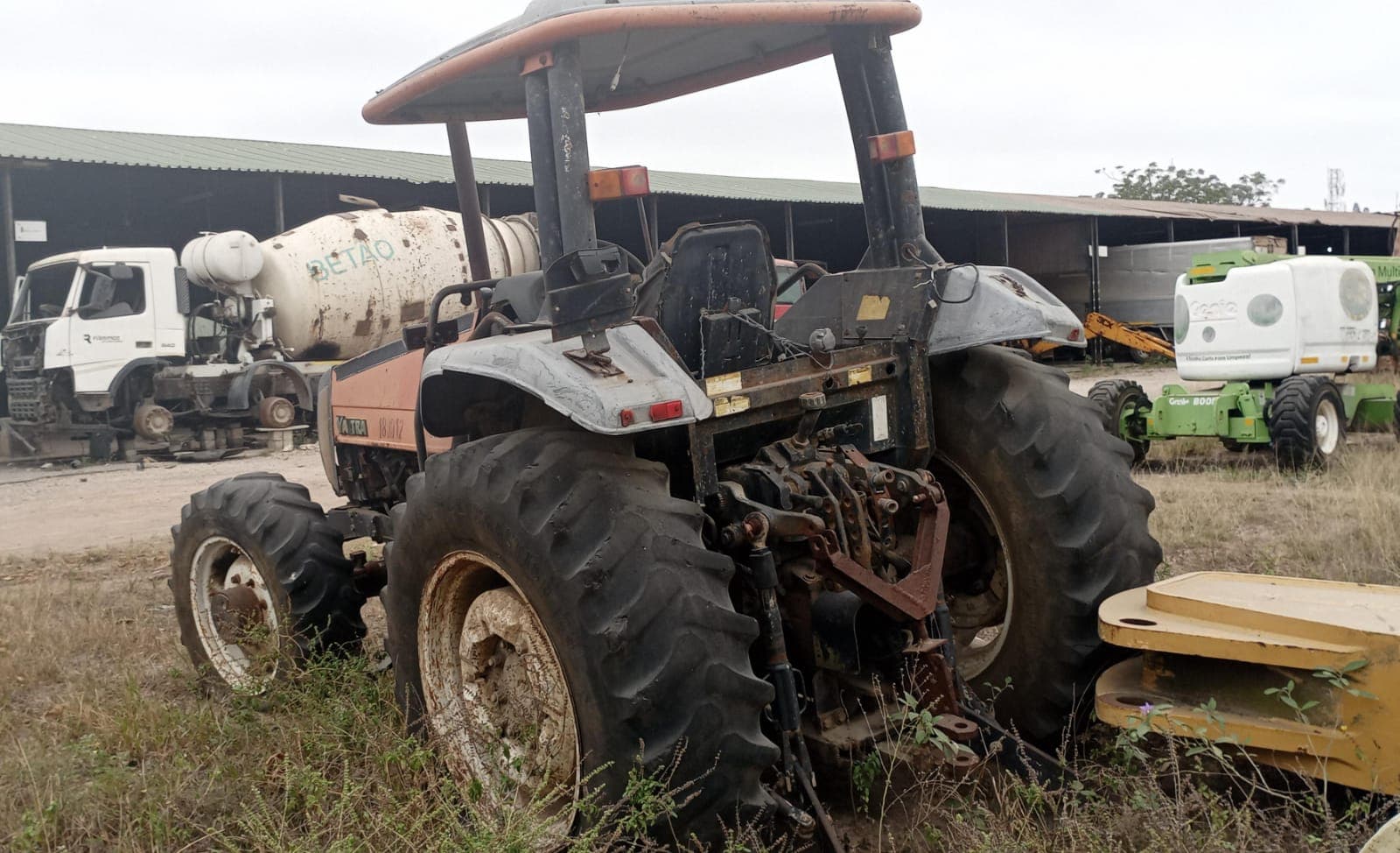 Trator - Valtra/800 — imagem 6