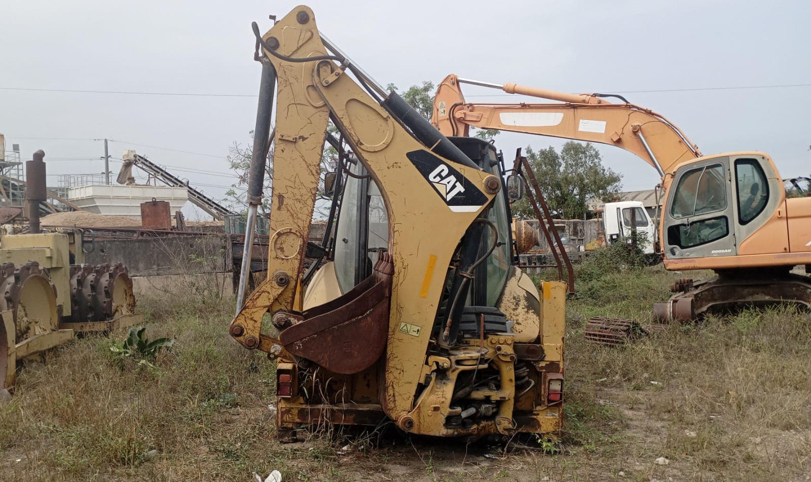 Escavadeira - Caterpillar/422E — imagem 2