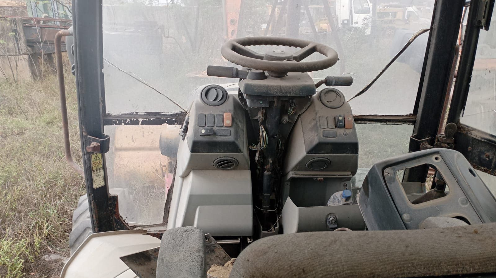 Escavadeira - Caterpillar/422E — imagem 8