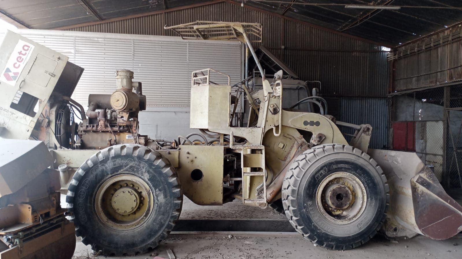 Escavadeira  - Komatsu/S6D105 — imagen 3