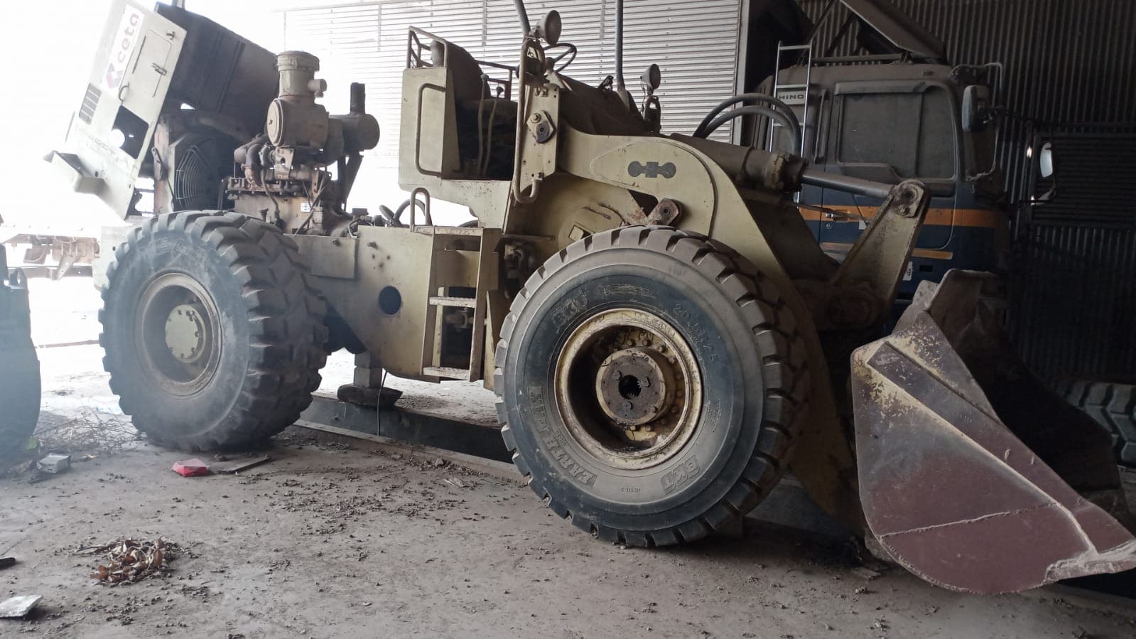 Escavadeira  - Komatsu/S6D105