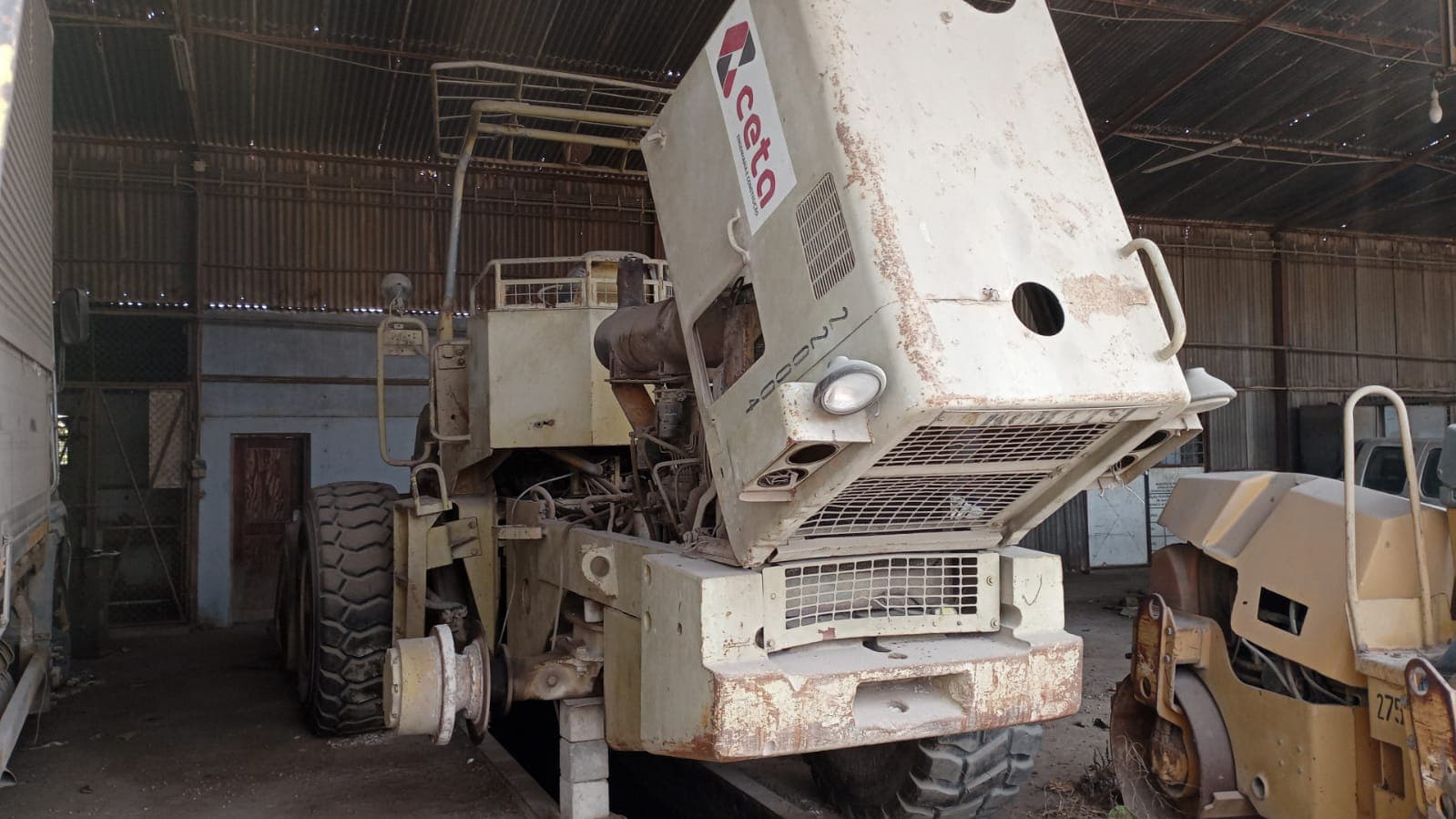 Escavadeira  - Komatsu/S6D105 — imagen 4