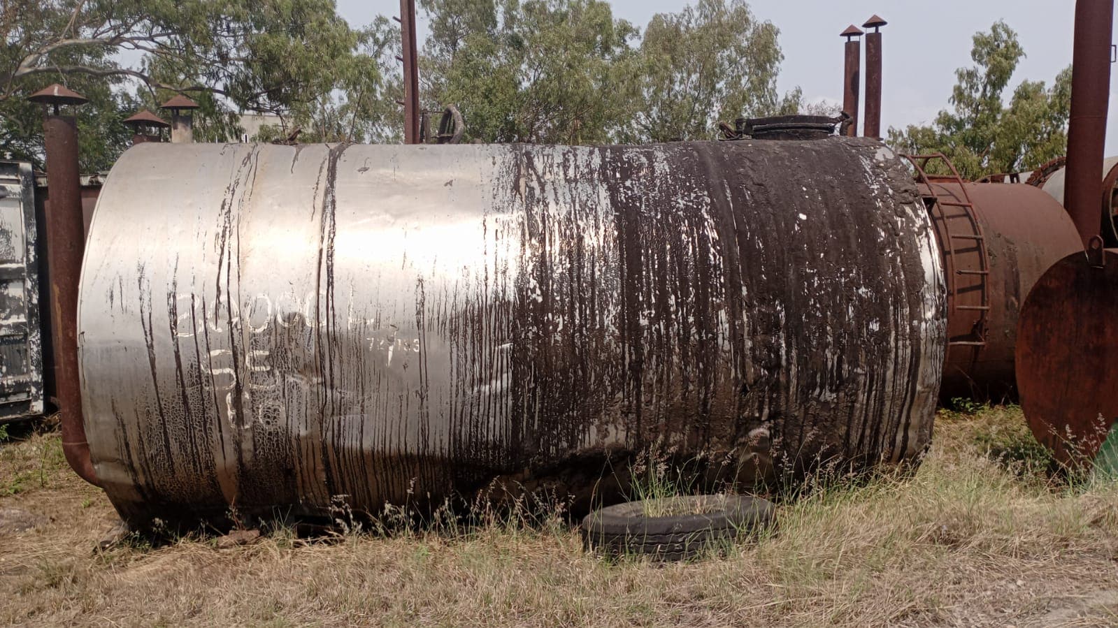 Tanque metálico — imagem 3