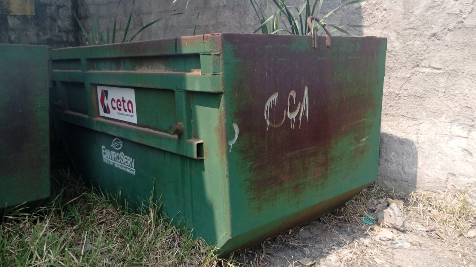 Contentor metálico — imagem 1