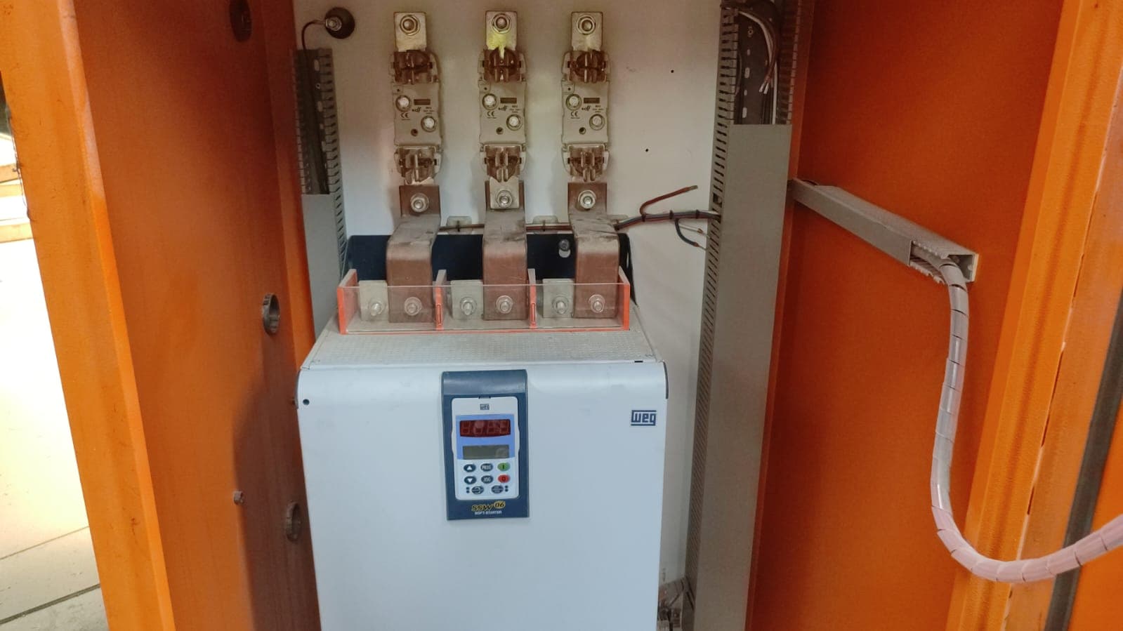 Quadro elétrico de britadeira — imagem 2