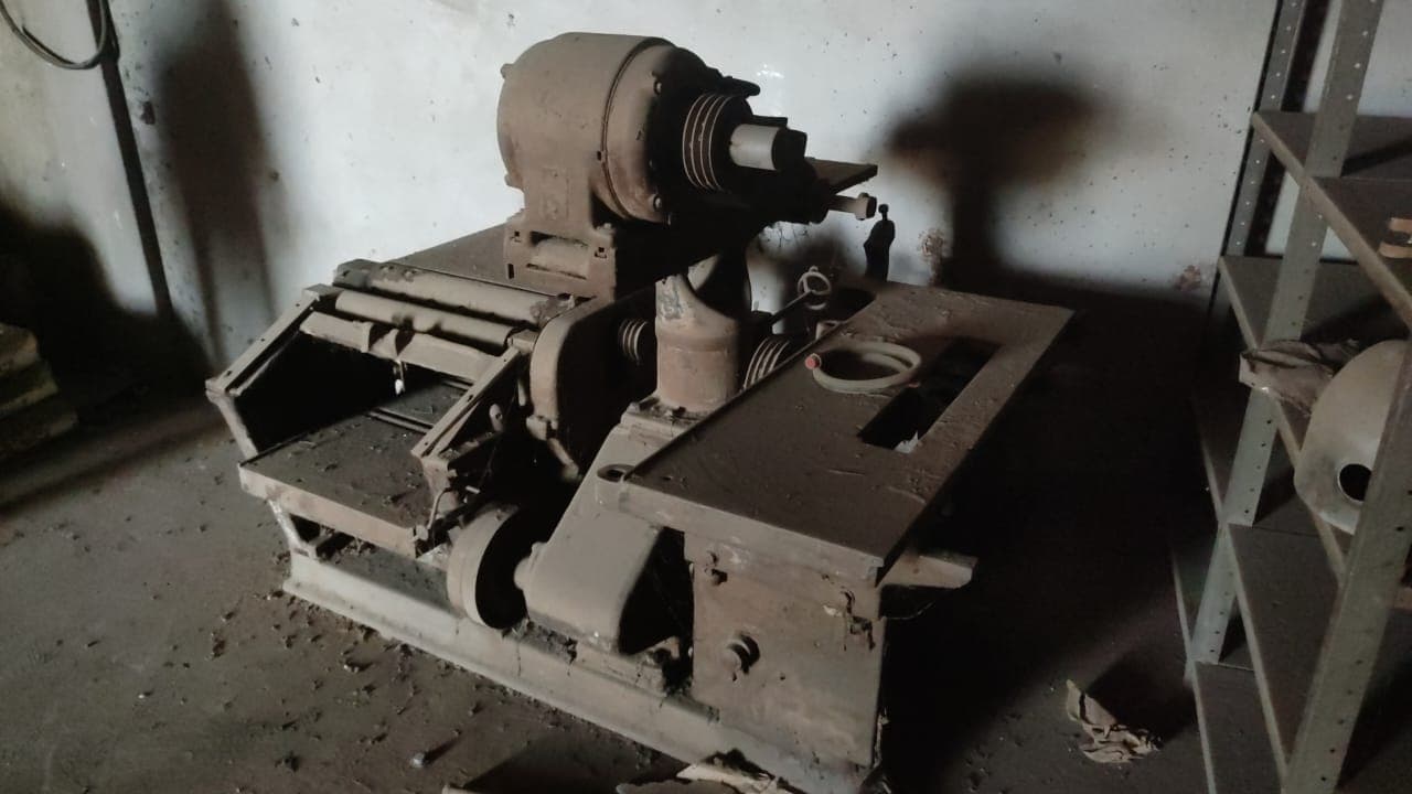 Máquina fixa de carpintaria. — image 2