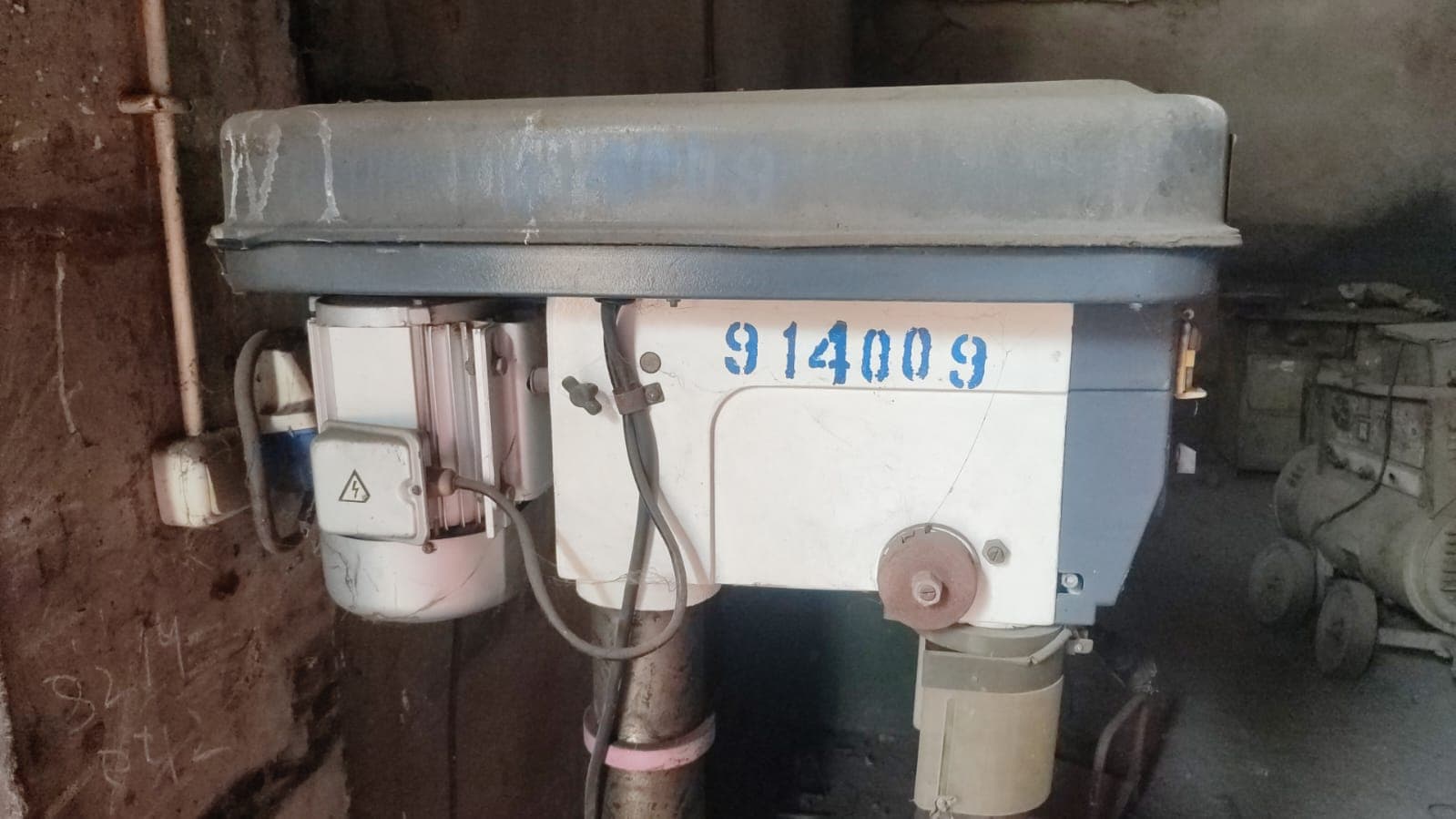 Máquina furadeira para abertura de roscas — imagen 4