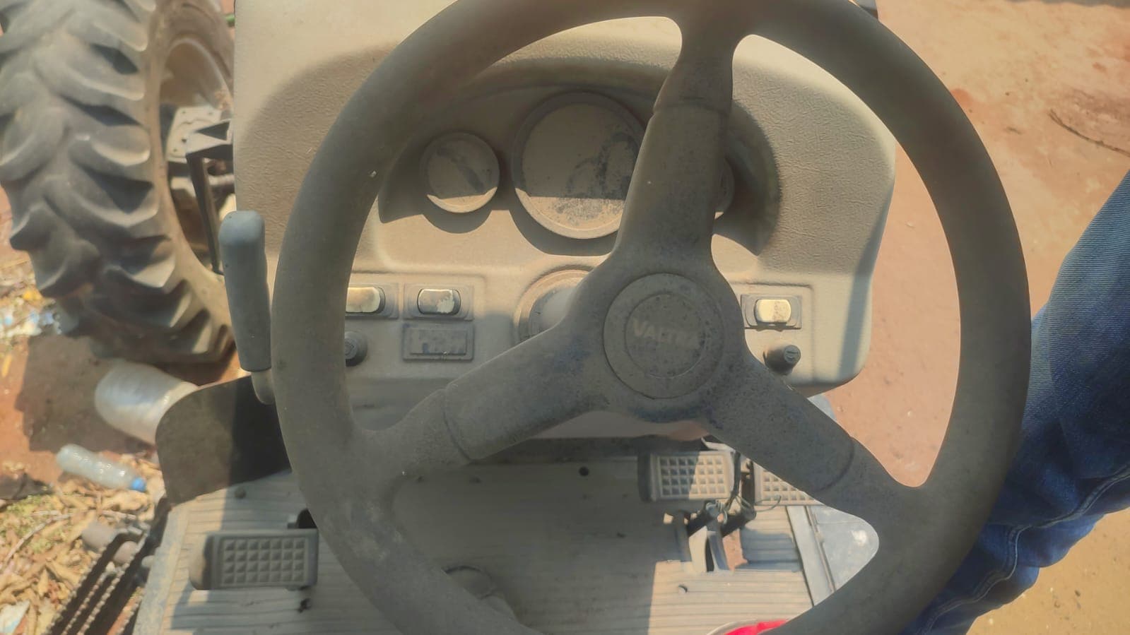 Trator Valtra — imagen 4