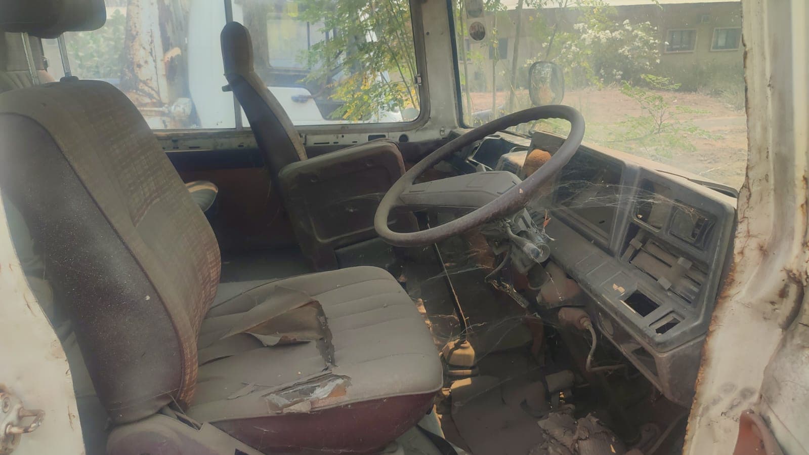 Mini Bus — image 7