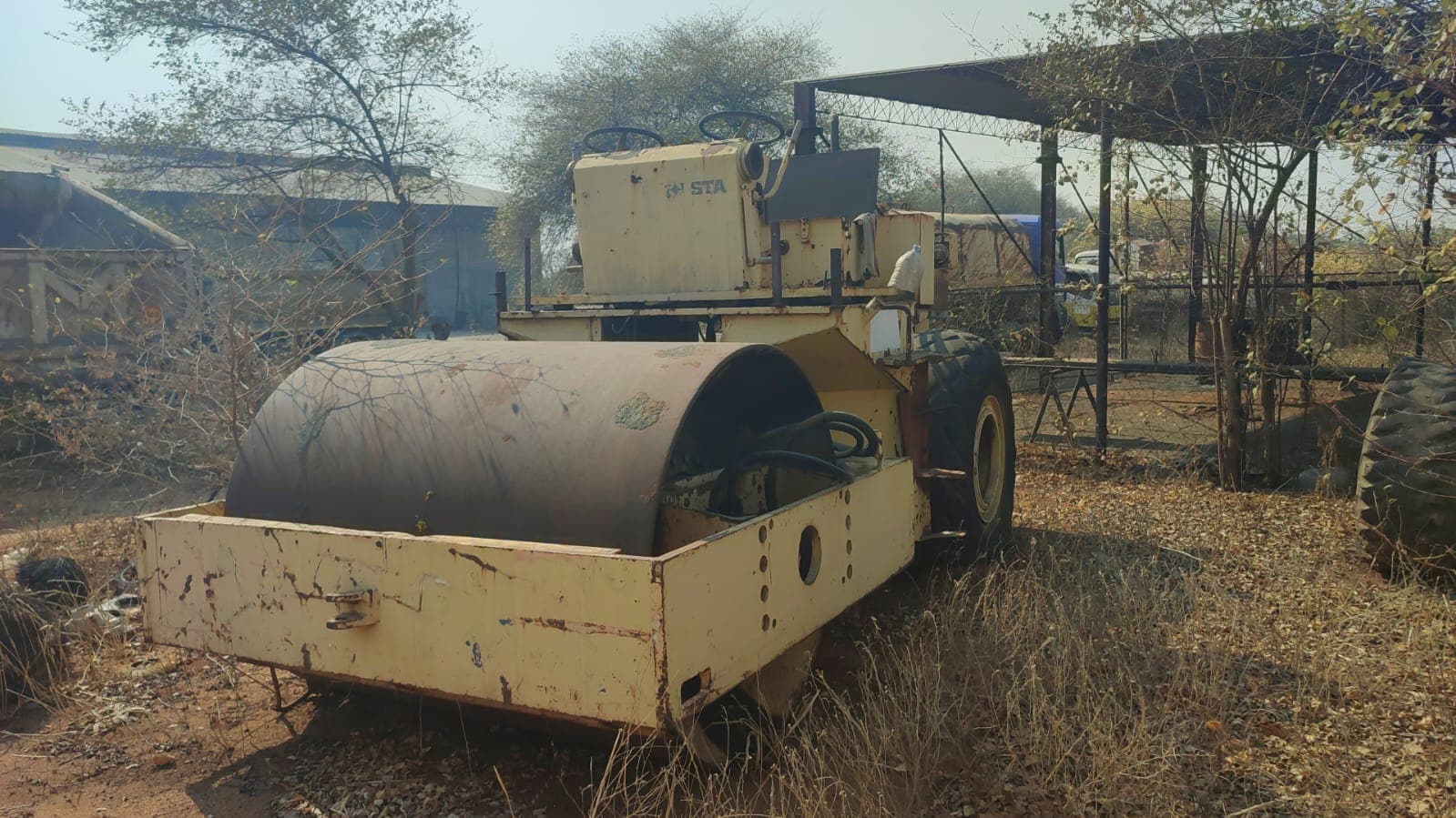 Compactador cilindro ZTS Stavostroj — imagen 2