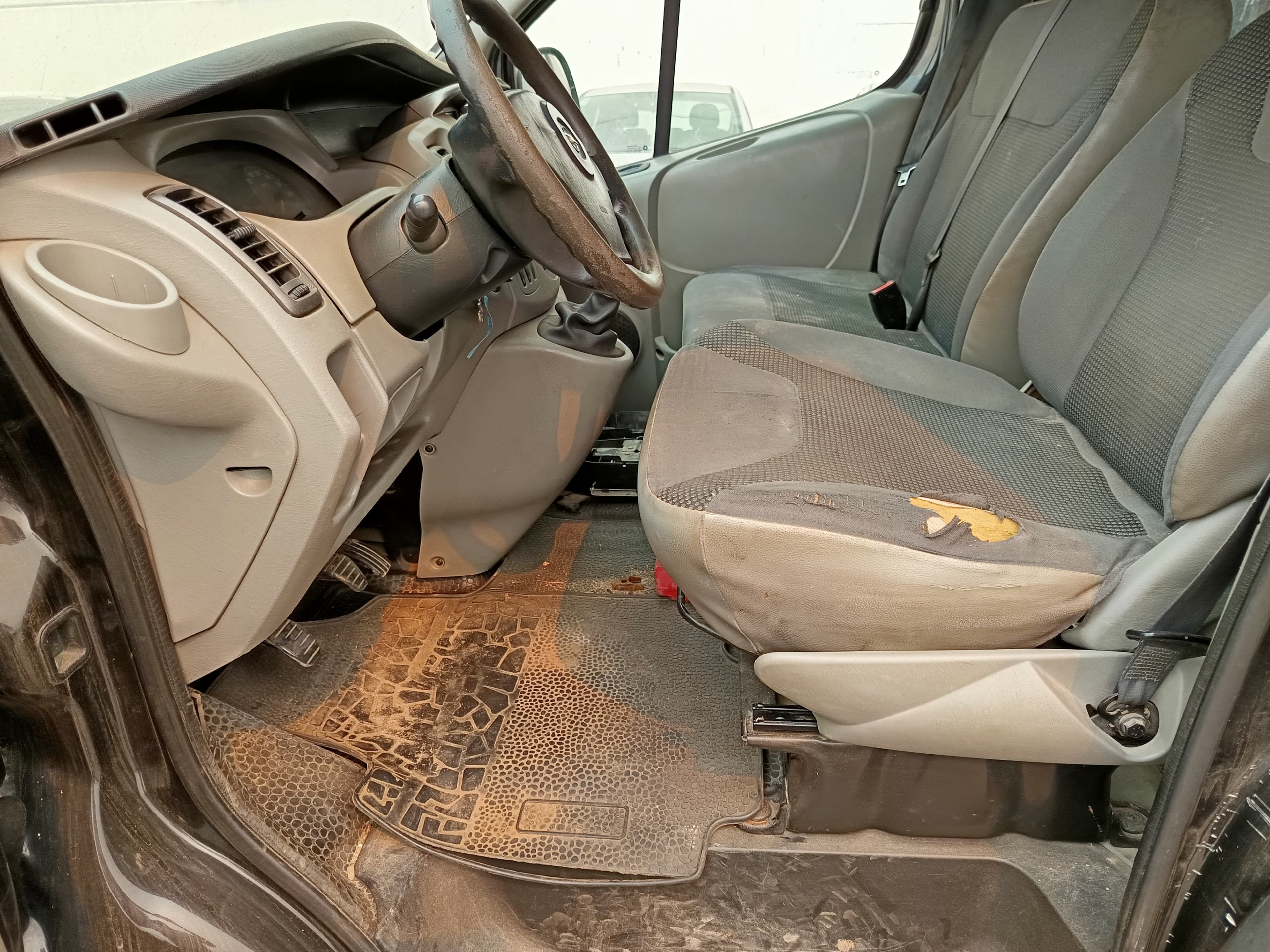 Opel Vivaro - Ano 2010 — imagem 24