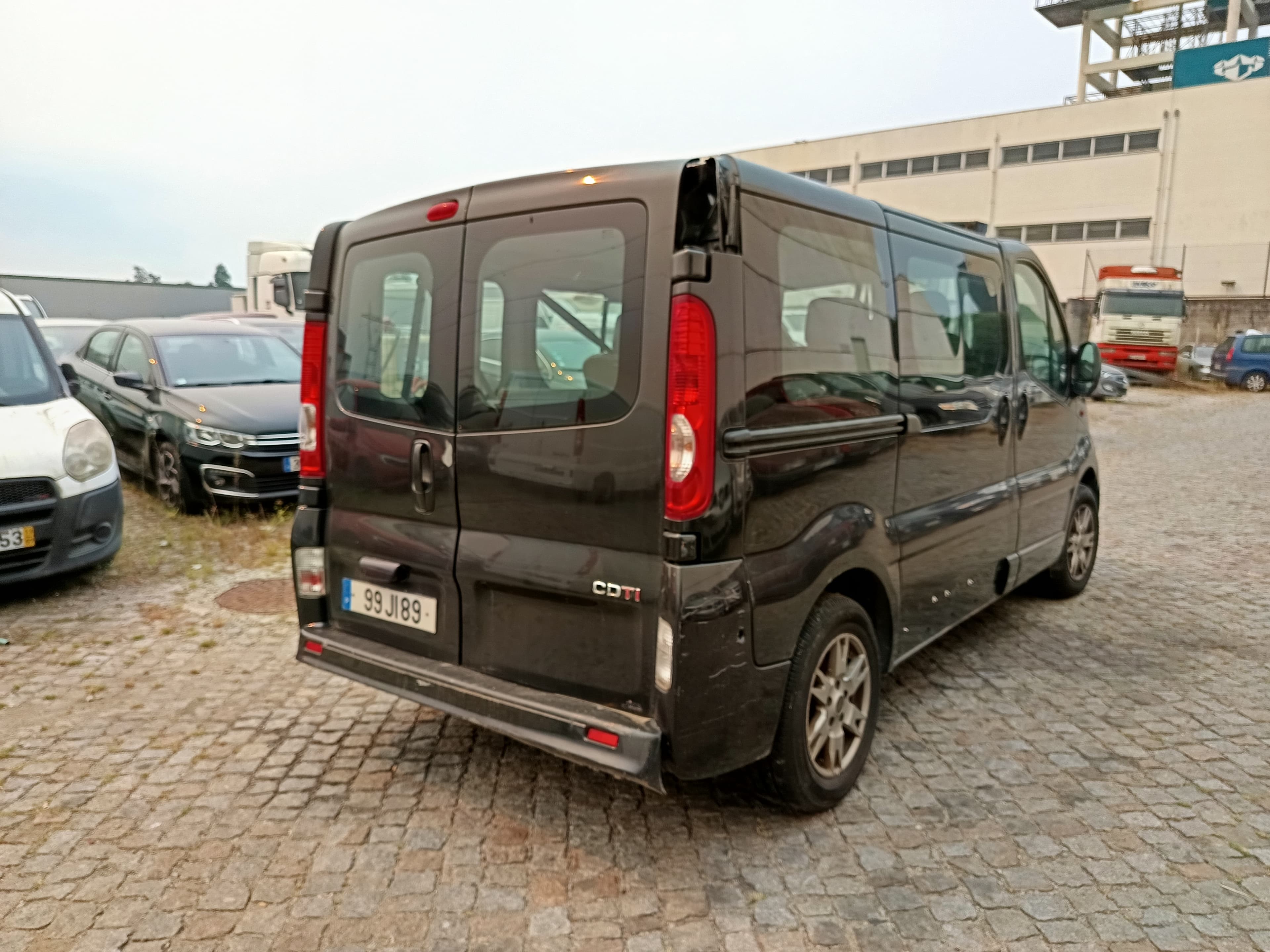 Opel Vivaro - Ano 2010 — imagem 6