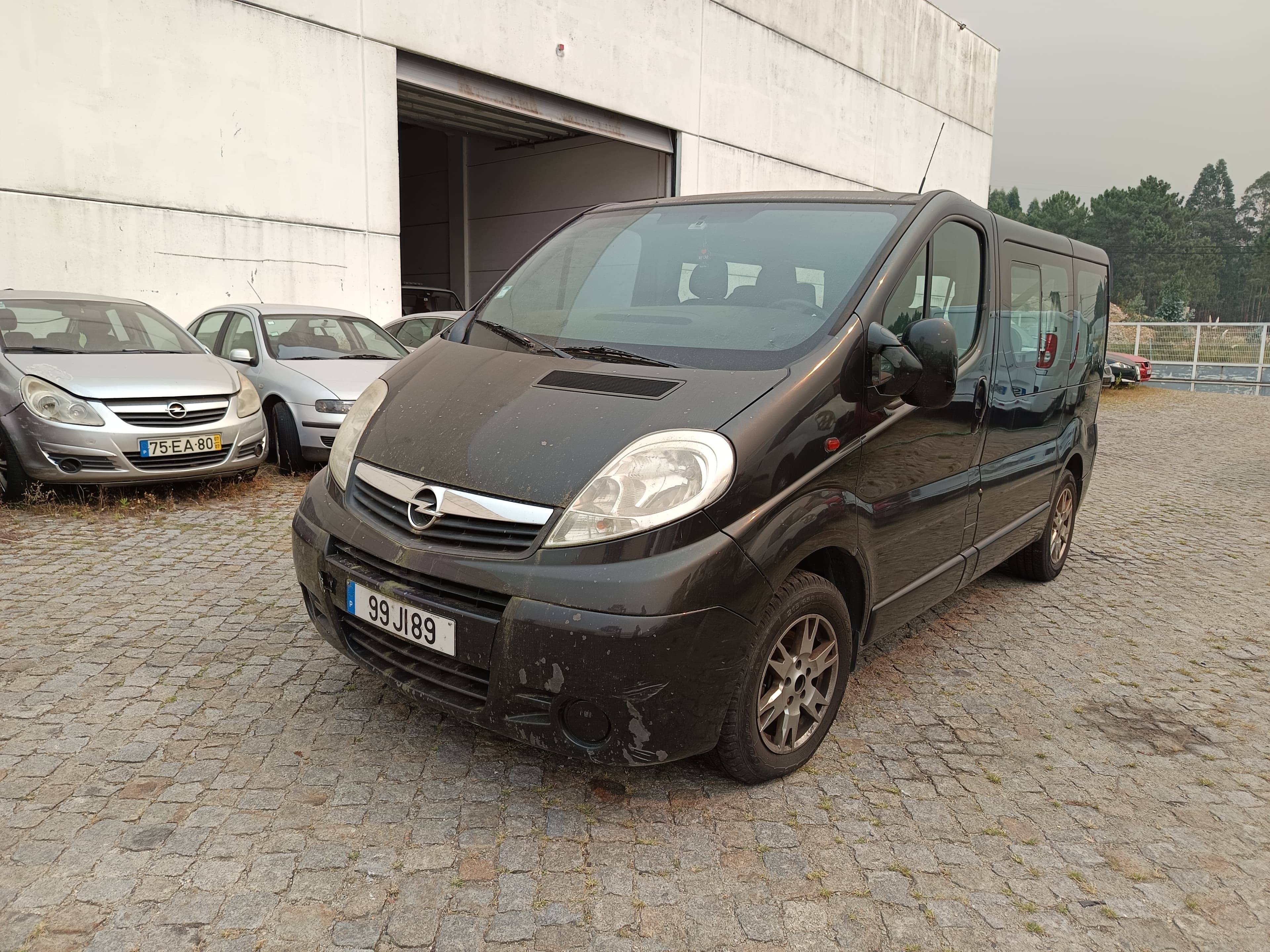 Opel Vivaro - Ano 2010 — imagem 2