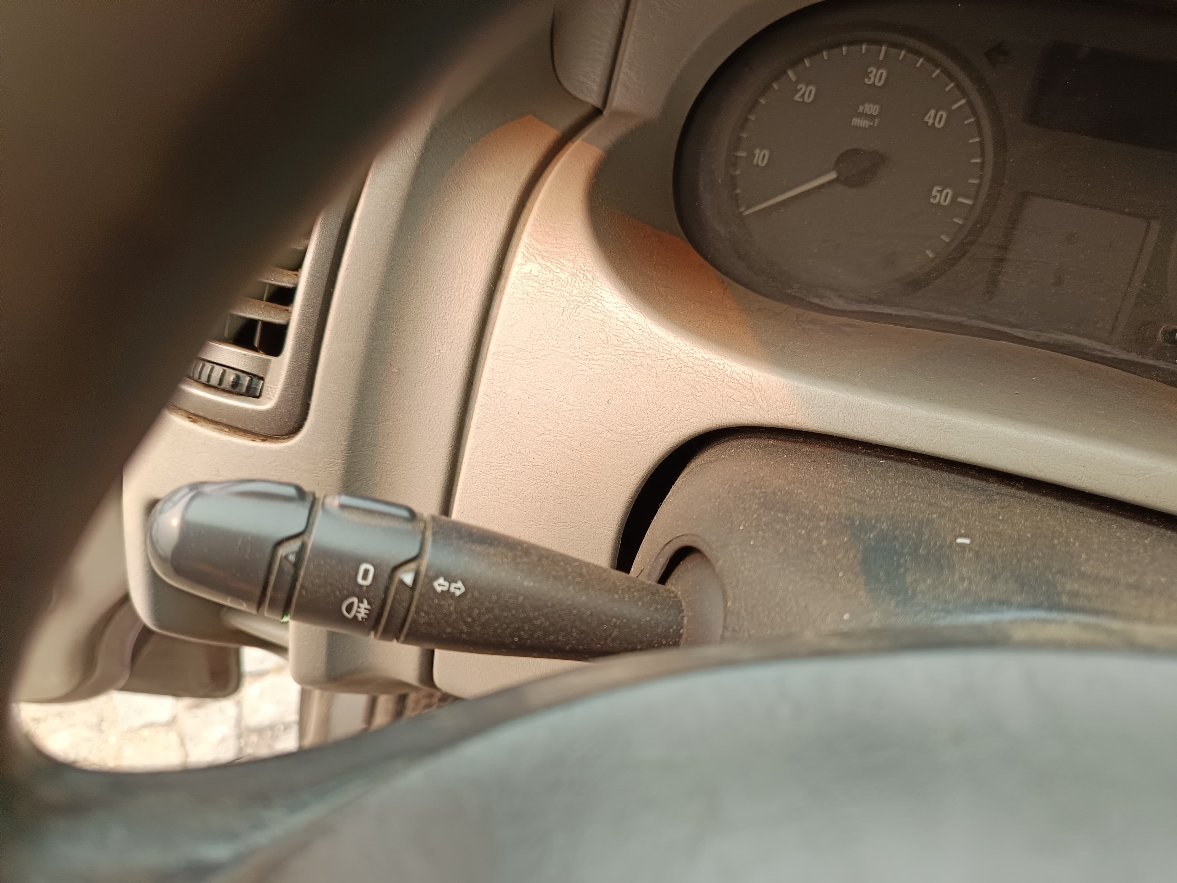 Opel Vivaro - Ano 2010 — imagem 34