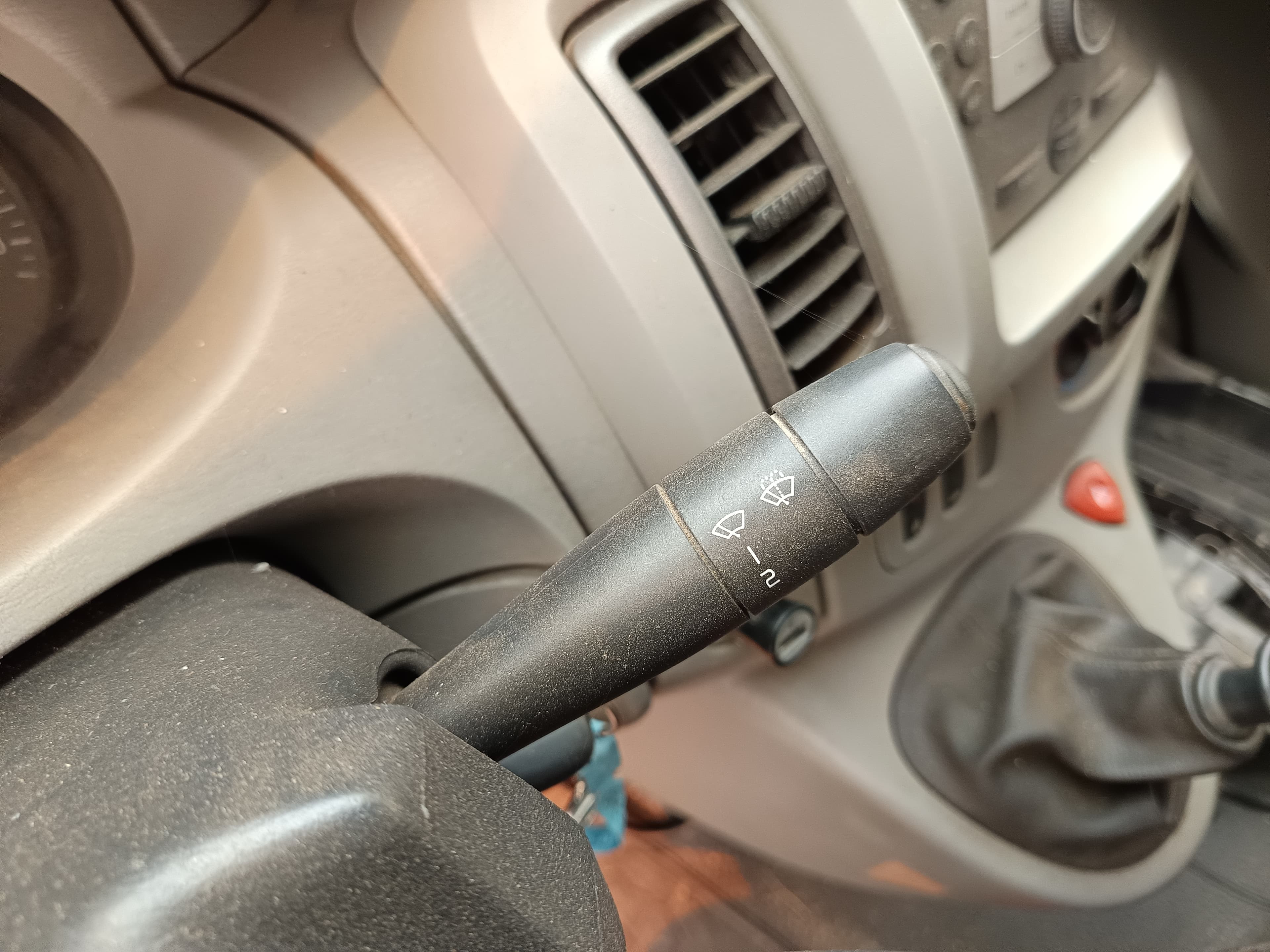 Opel Vivaro - Ano 2010 — imagem 33