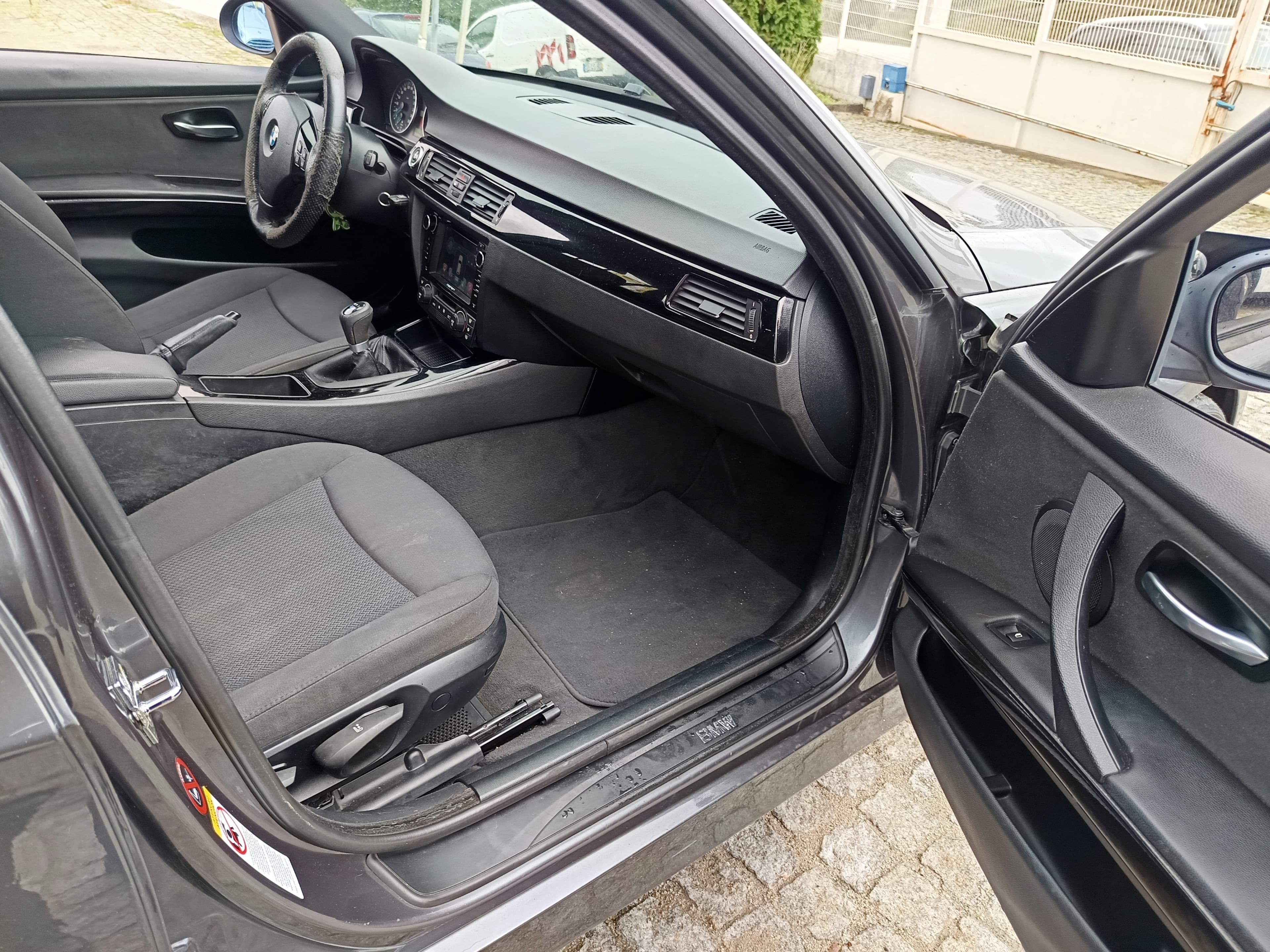 BMW 320d · Ano 2005 — image 24