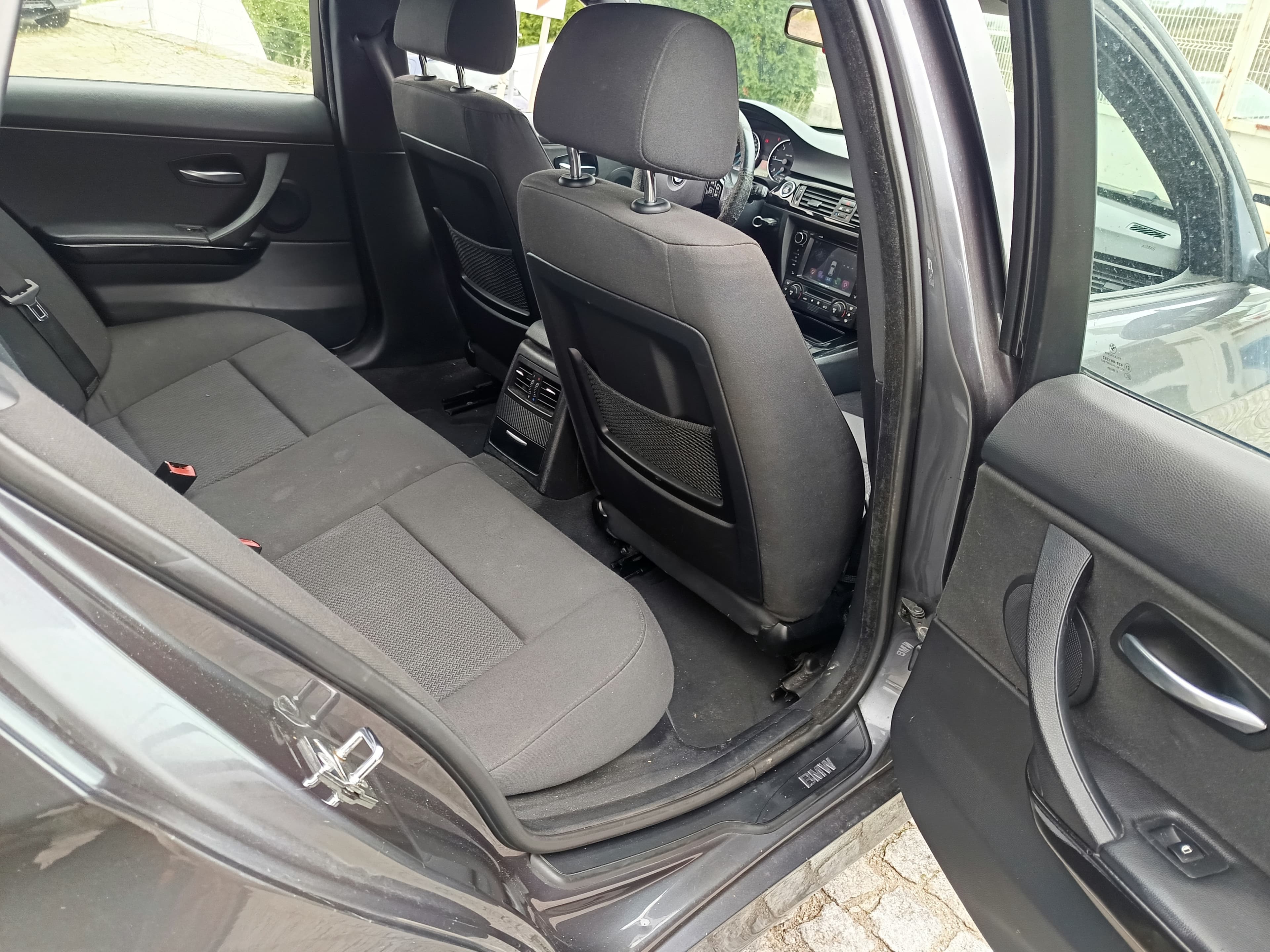 BMW 320d · Ano 2005 — image 21