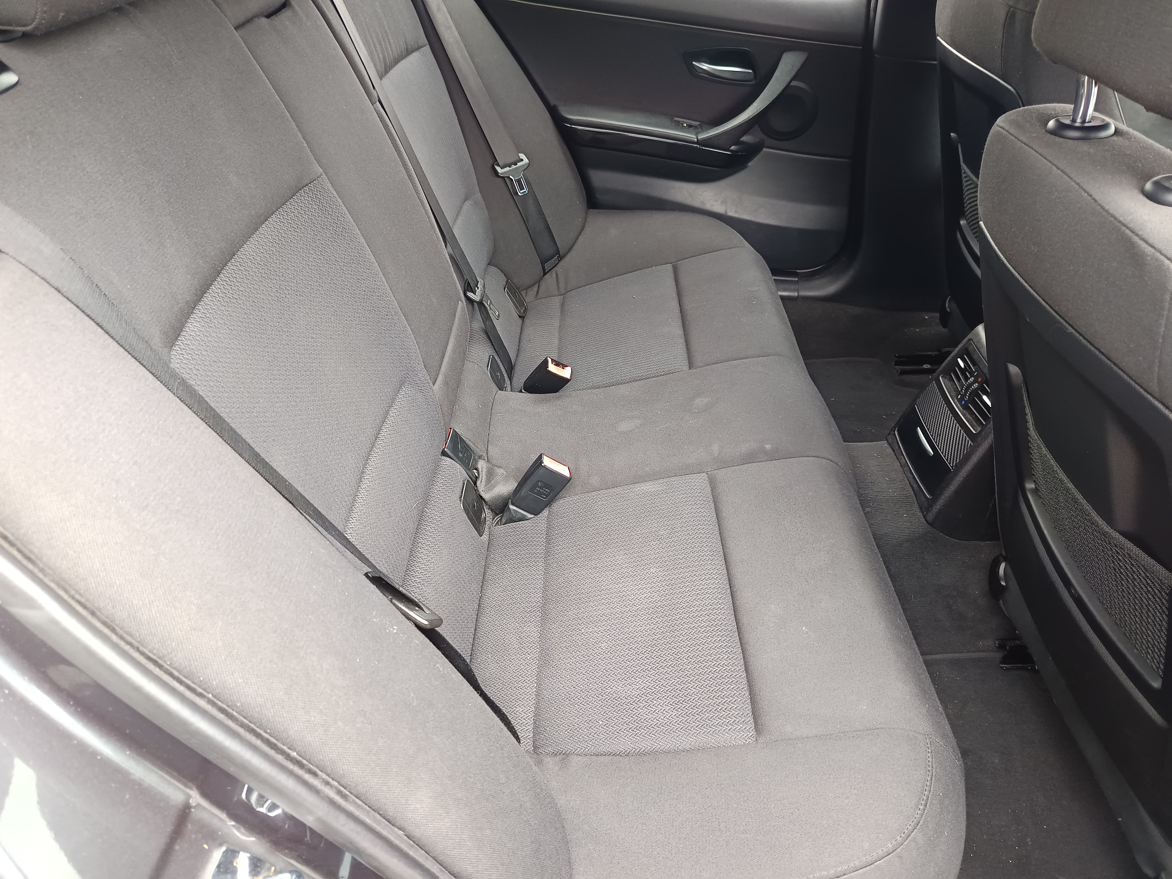BMW 320d · Ano 2005 — image 23