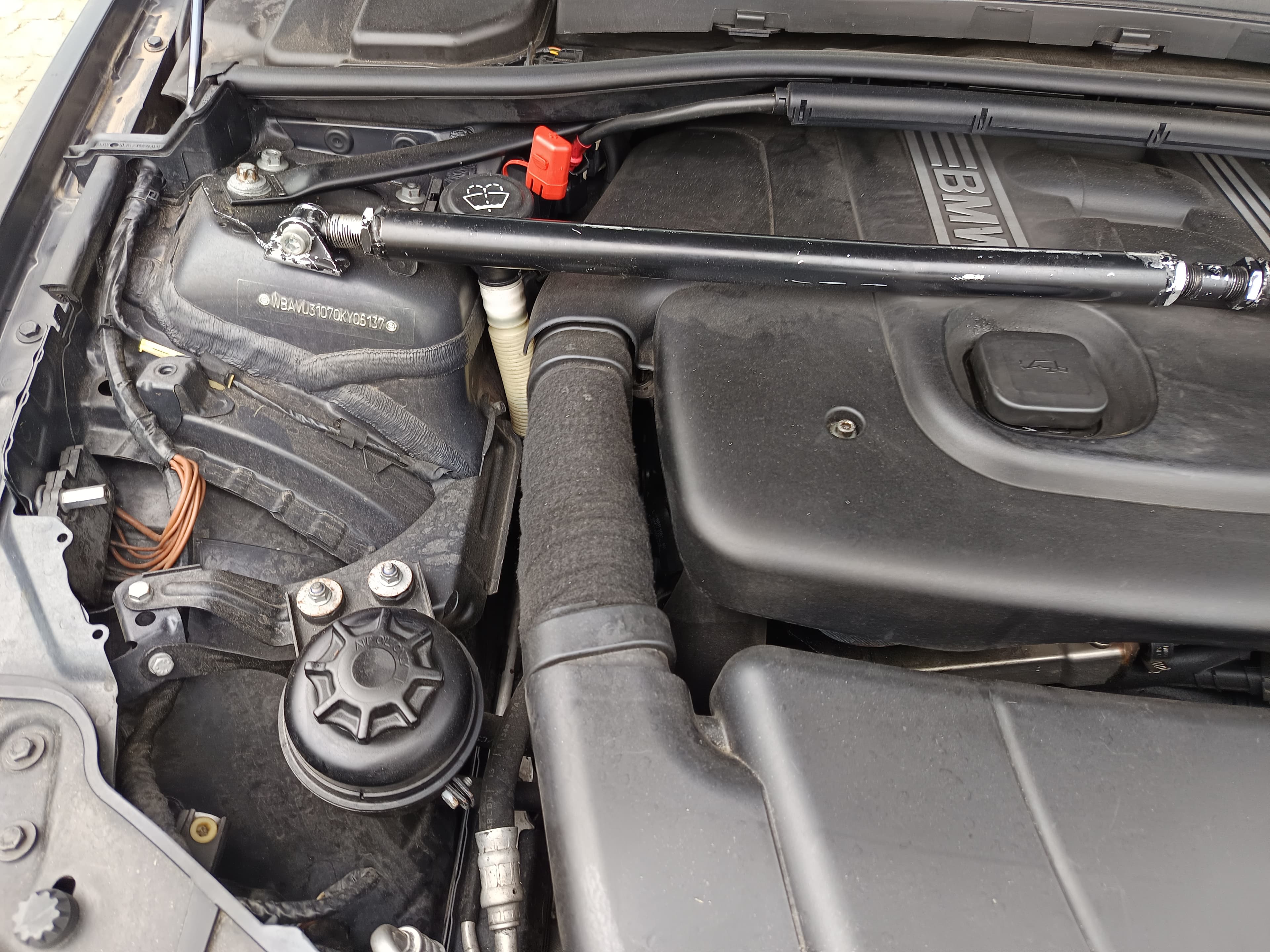 BMW 320d · Ano 2005 — image 18