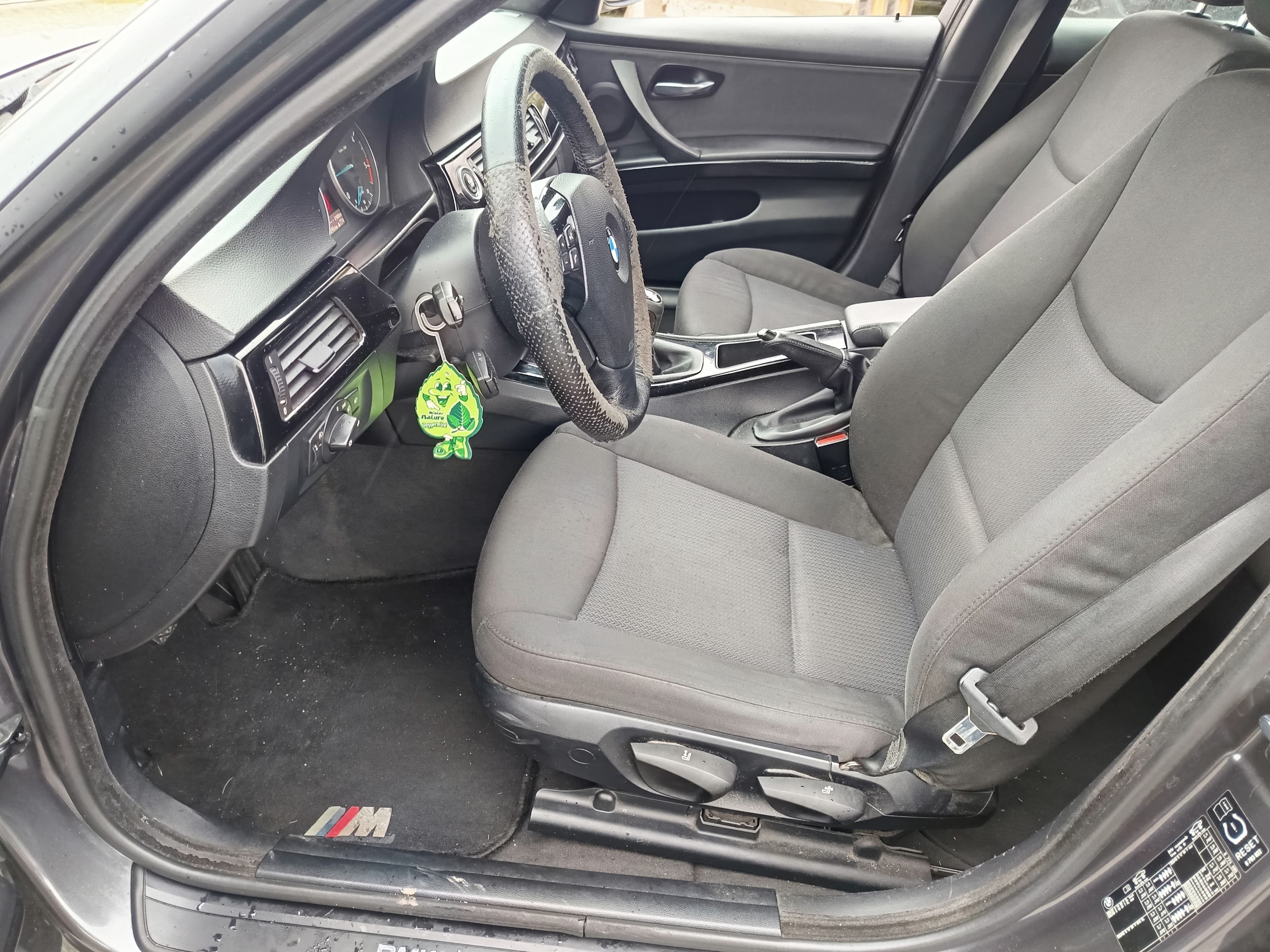 BMW 320d · Ano 2005 — image 29