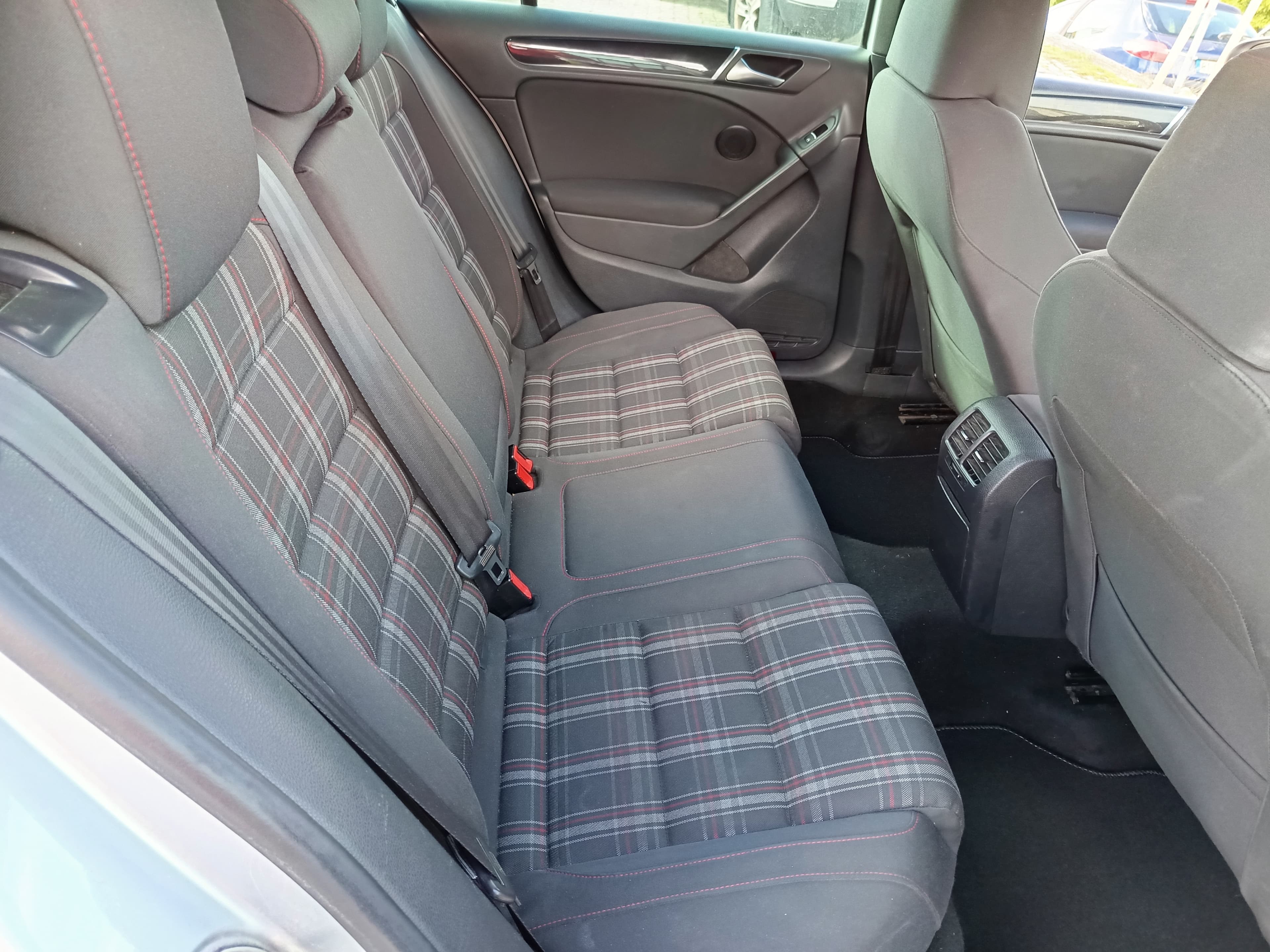 Volkswagen Golf GTI · Ano 2010 — imagem 24