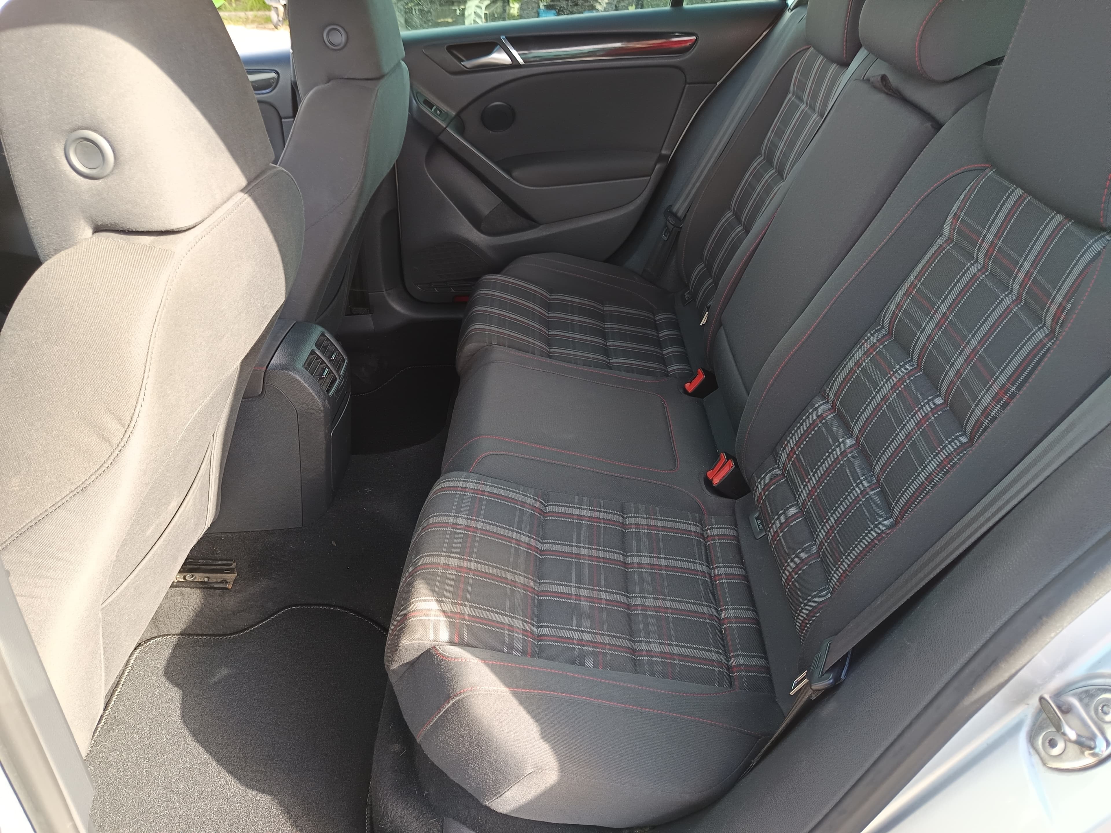 Volkswagen Golf GTI · Ano 2010 — imagem 31